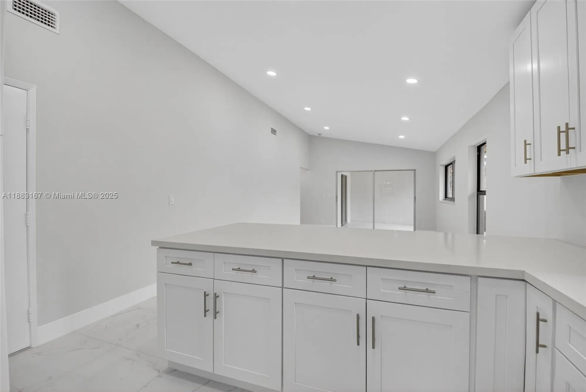 Property Slideshow image 19 of 57 | 8067 summerbreeze ln, Boca Raton, FL, 33496