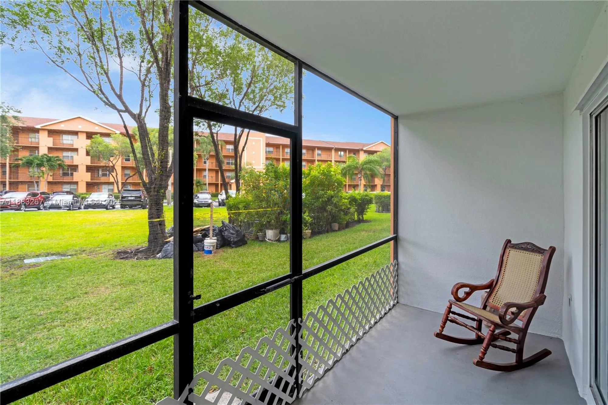 Property Slideshow image 14 of 25 | 701 sw 142nd ave 108s, Pembroke Pines, FL, 33027