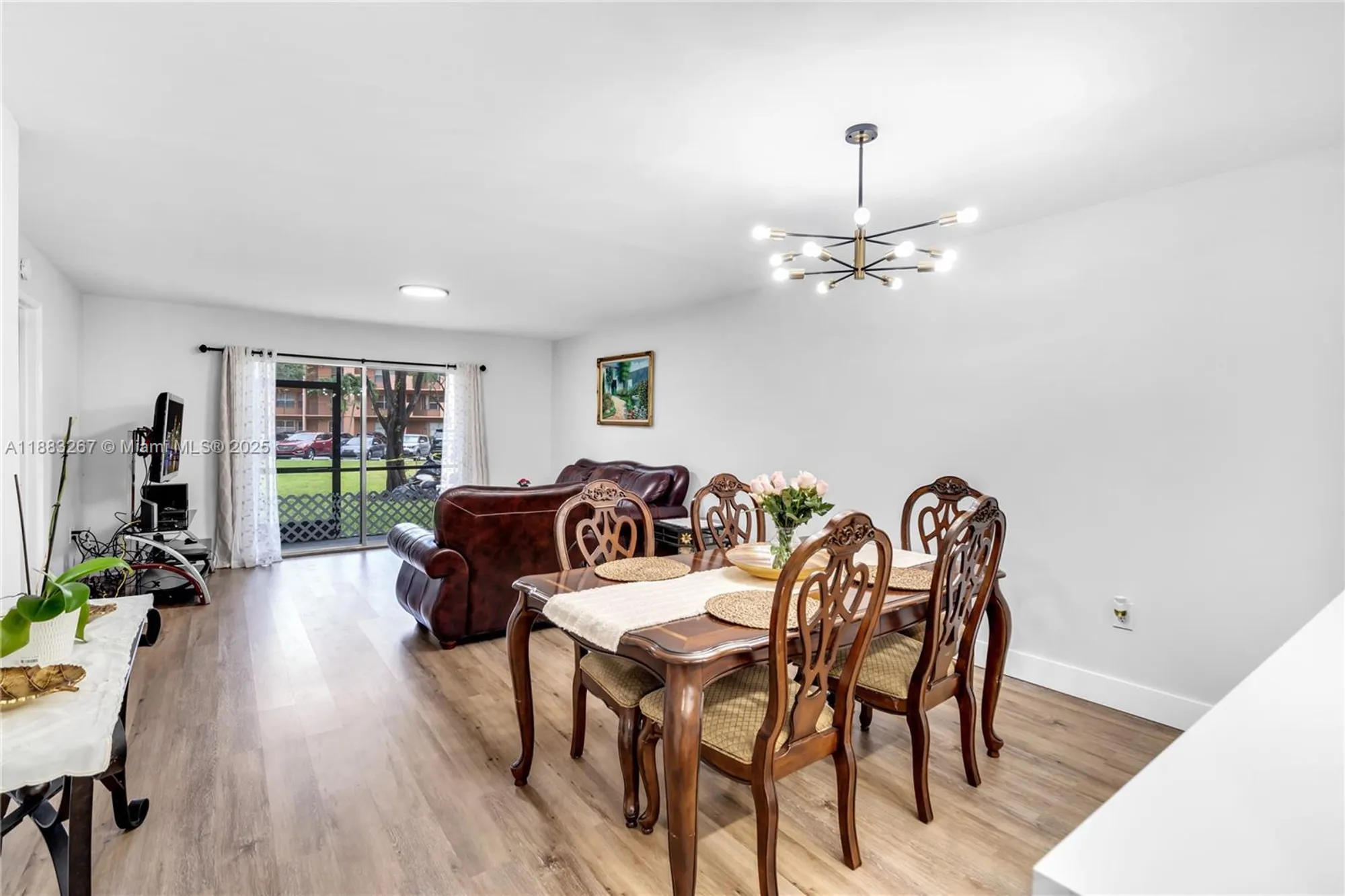 Property Slideshow image 10 of 25 | 701 sw 142nd ave 108s, Pembroke Pines, FL, 33027
