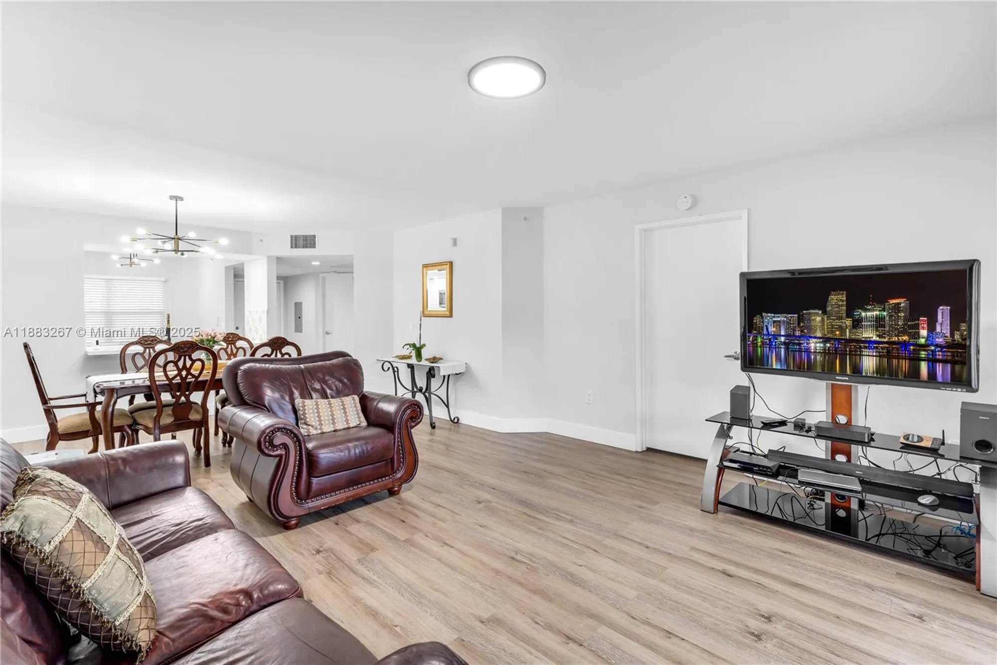 Property Slideshow image 11 of 25 | 701 sw 142nd ave 108s, Pembroke Pines, FL, 33027