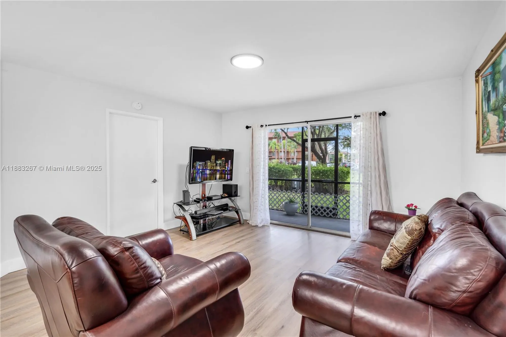 Property Slideshow image 12 of 25 | 701 sw 142nd ave 108s, Pembroke Pines, FL, 33027