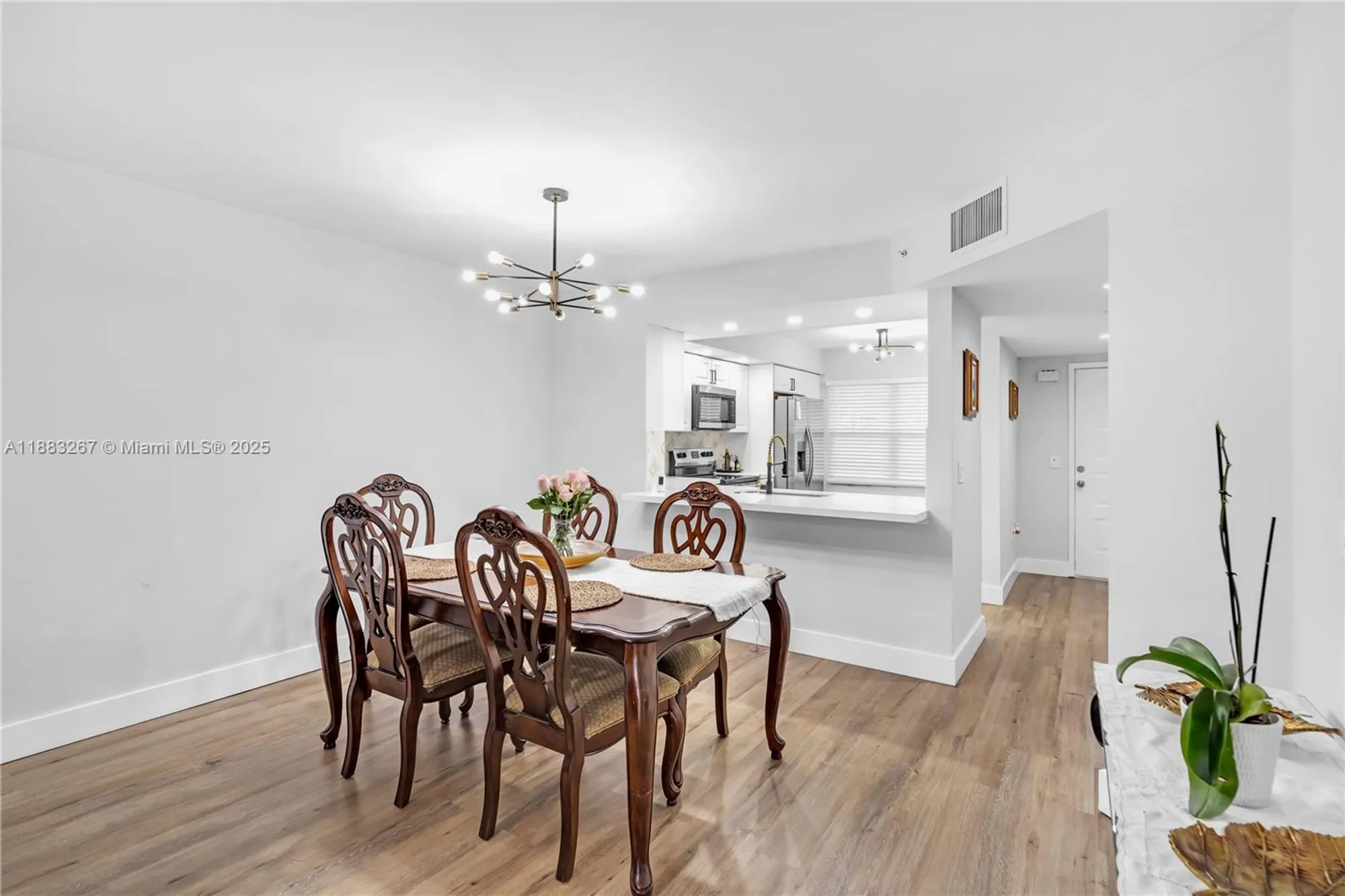 Property Slideshow image 13 of 25 | 701 sw 142nd ave 108s, Pembroke Pines, FL, 33027