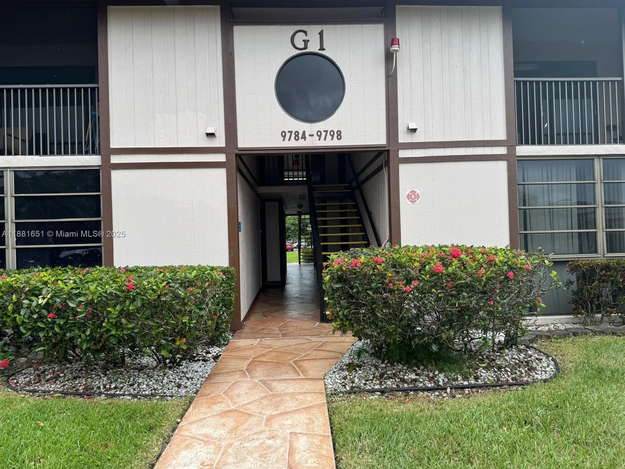 Property Slideshow image 2 of 35 | 9794 n belfort cir 202, Tamarac, FL, 33321