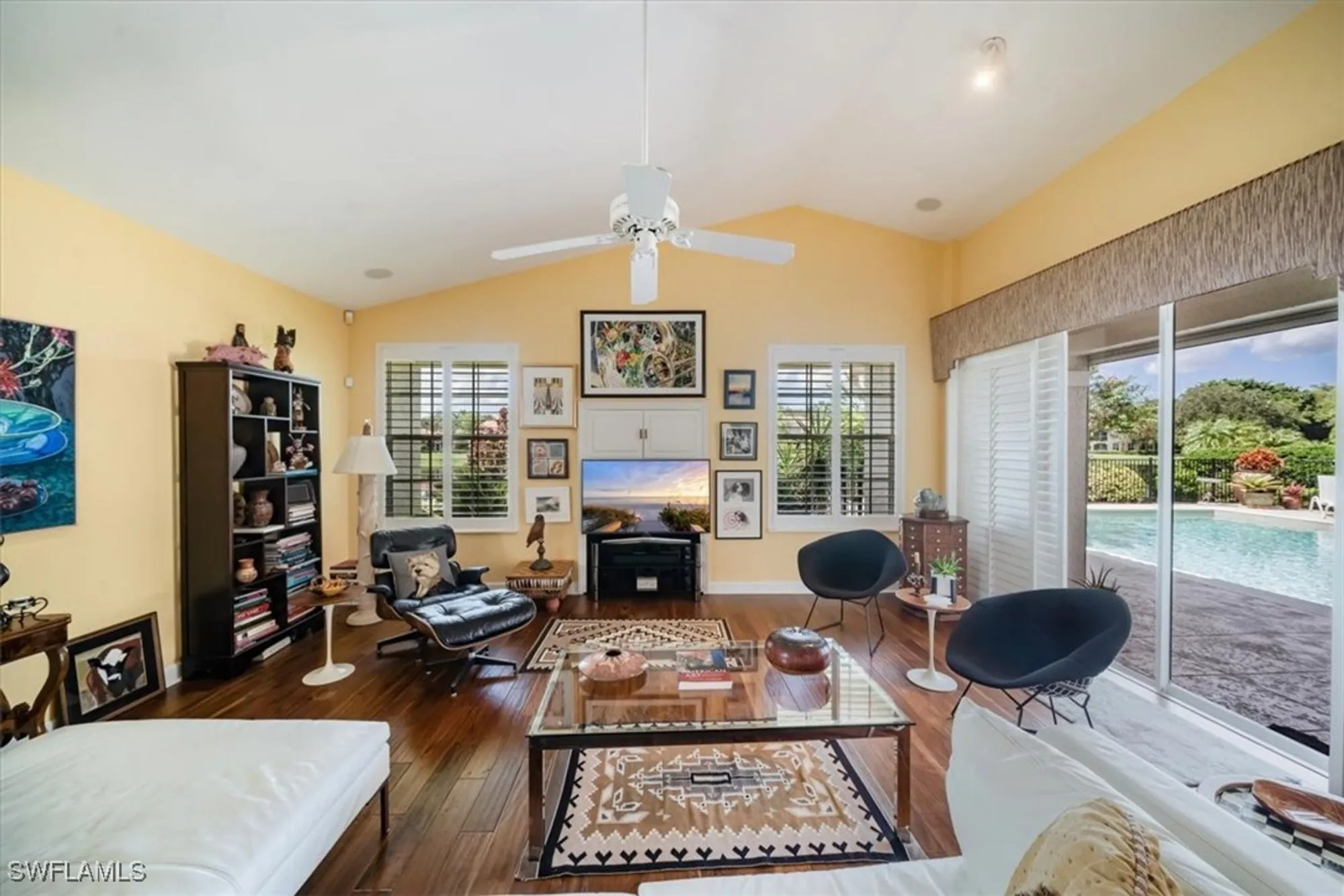 Property Slideshow image 17 of 50 | 215 monterey dr, Naples, FL, 34119