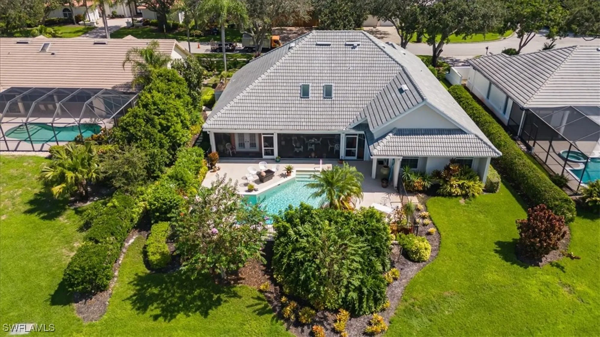 Property Slideshow image 34 of 50 | 215 monterey dr, Naples, FL, 34119