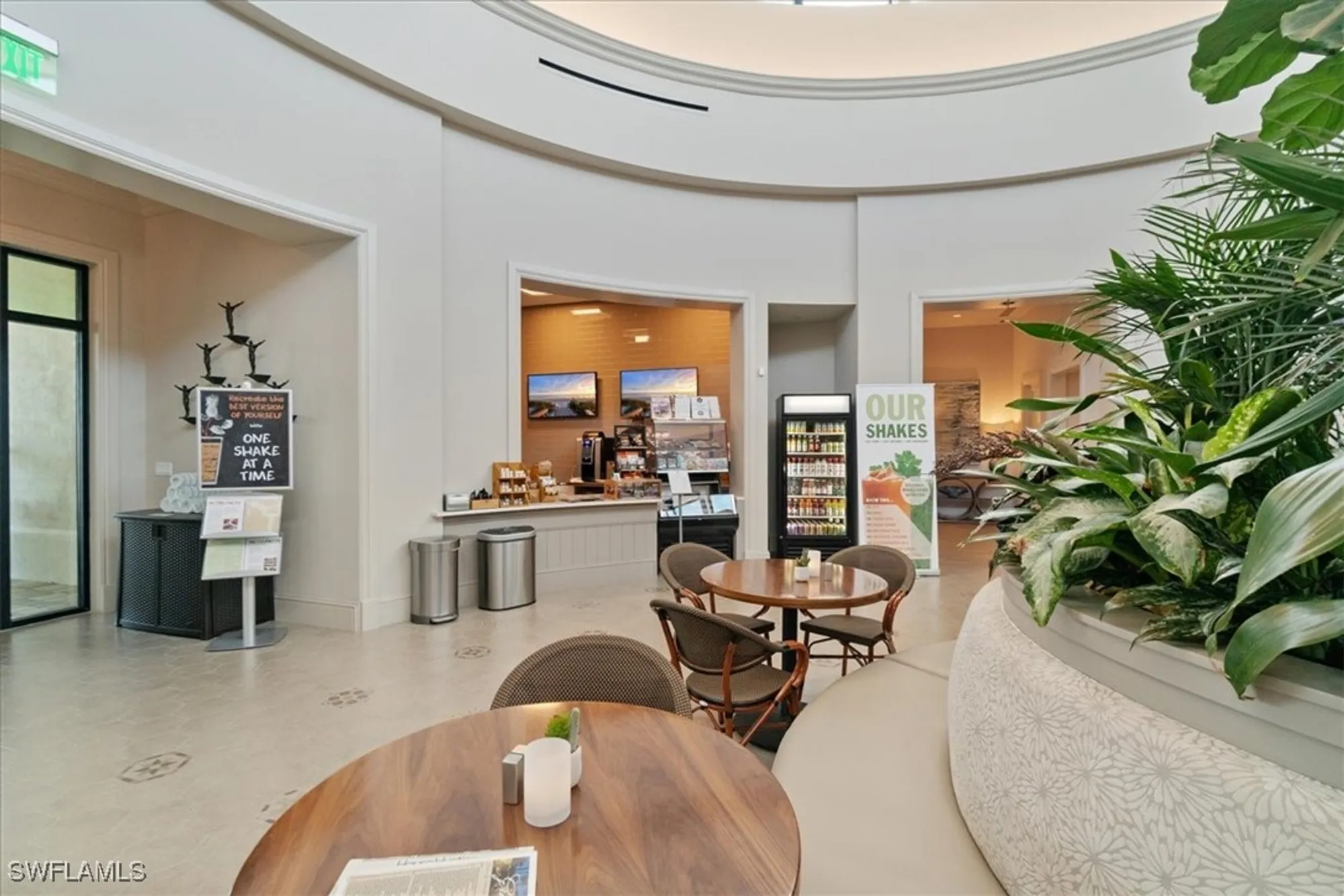 Property Slideshow image 37 of 50 | 215 monterey dr, Naples, FL, 34119