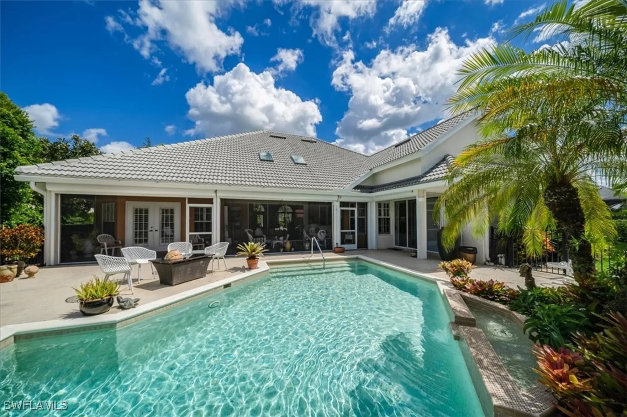 Property Slideshow image 32 of 50 | 215 monterey dr, Naples, FL, 34119