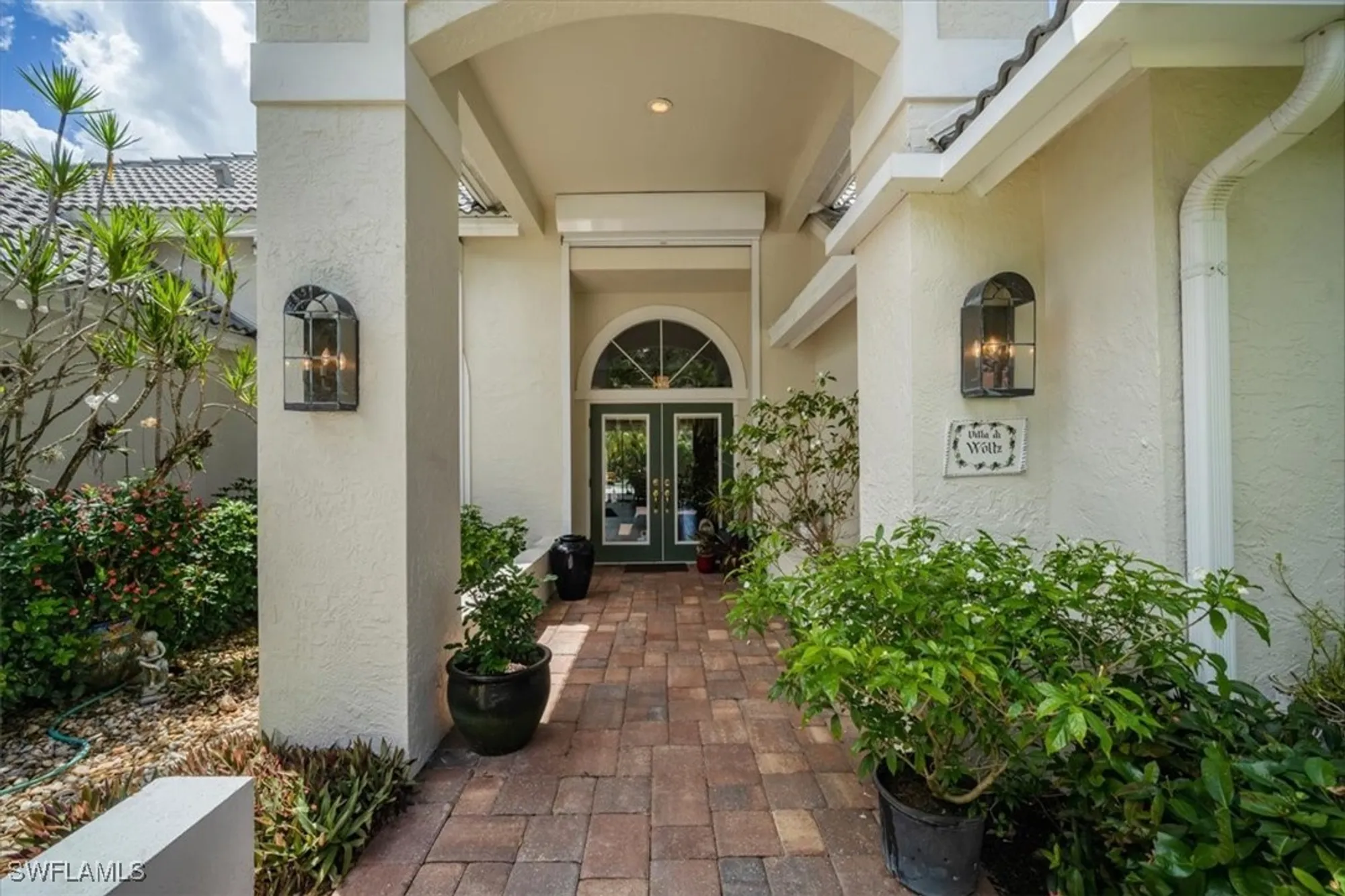 Property Slideshow image 4 of 50 | 215 monterey dr, Naples, FL, 34119