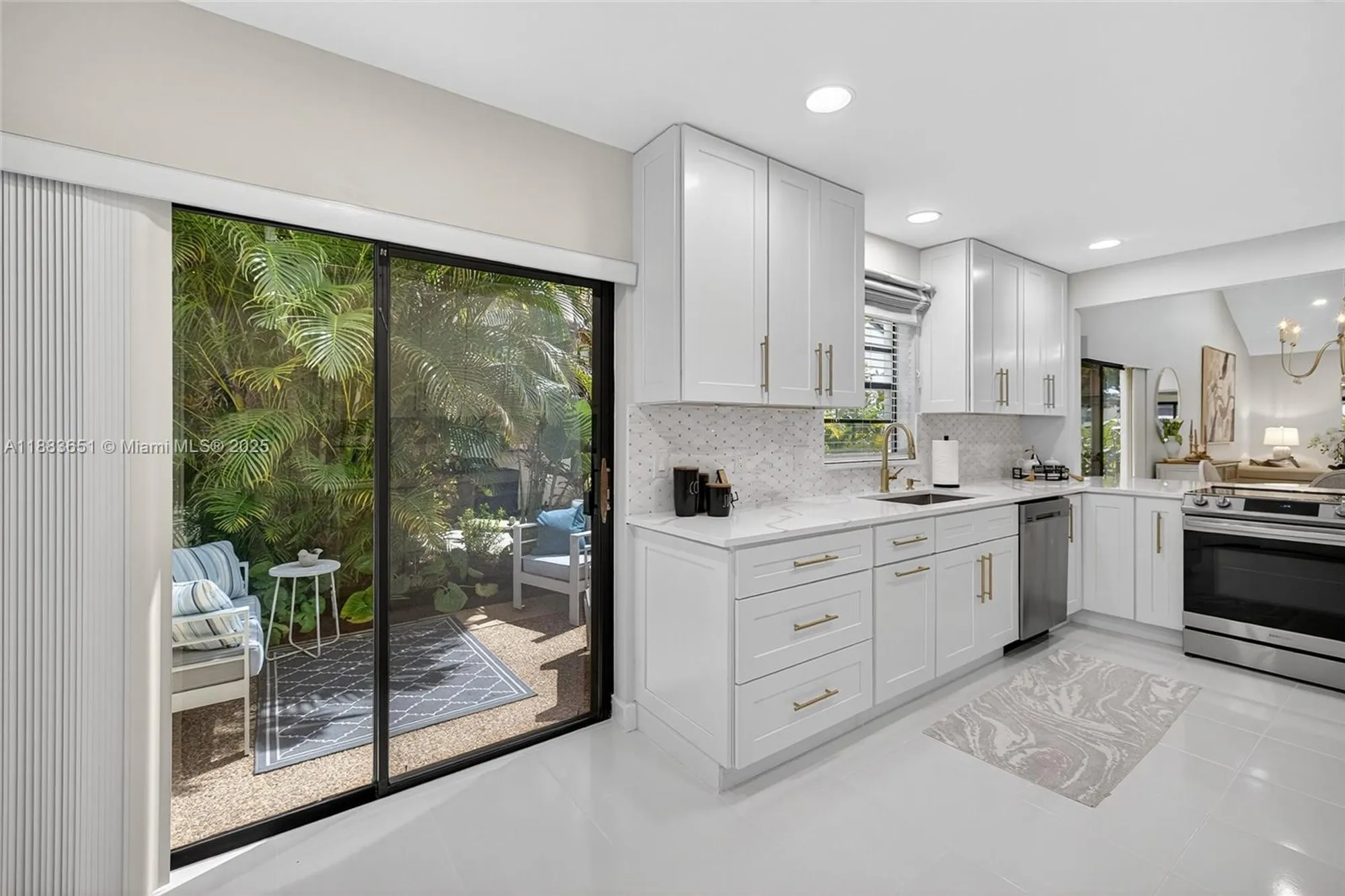 Property Slideshow image 14 of 61 | 21695 arriba real, Boca Raton, FL, 33433