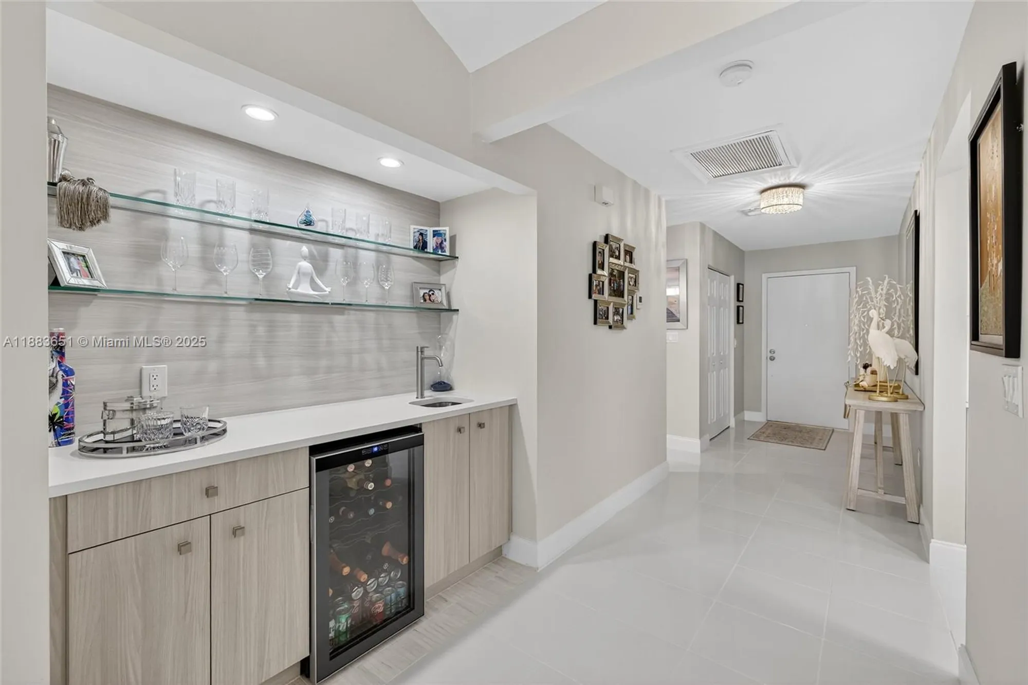 Property Slideshow image 18 of 61 | 21695 arriba real, Boca Raton, FL, 33433