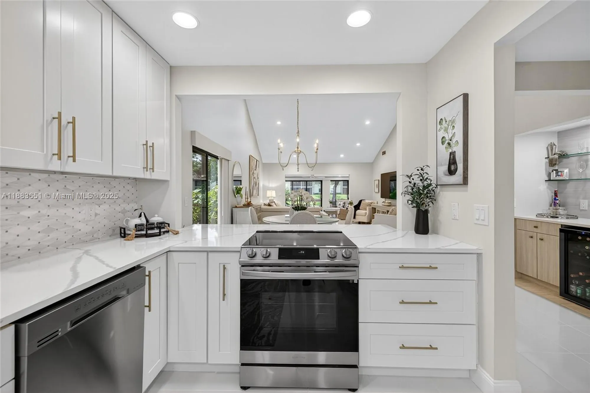 Property Slideshow image 10 of 61 | 21695 arriba real, Boca Raton, FL, 33433