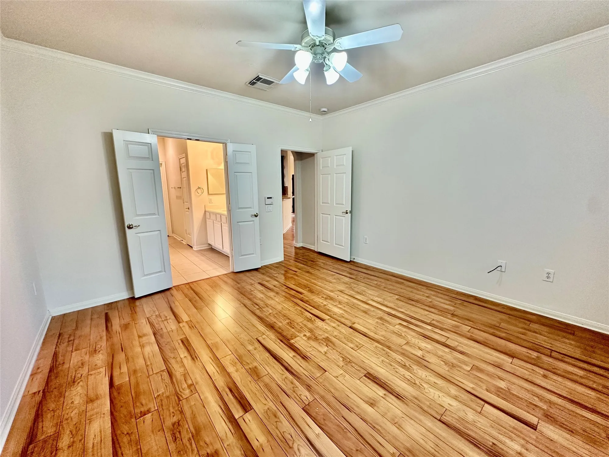 Property Slideshow image 14 of 31 | 1306 modena dr, Pearland, TX, 77581