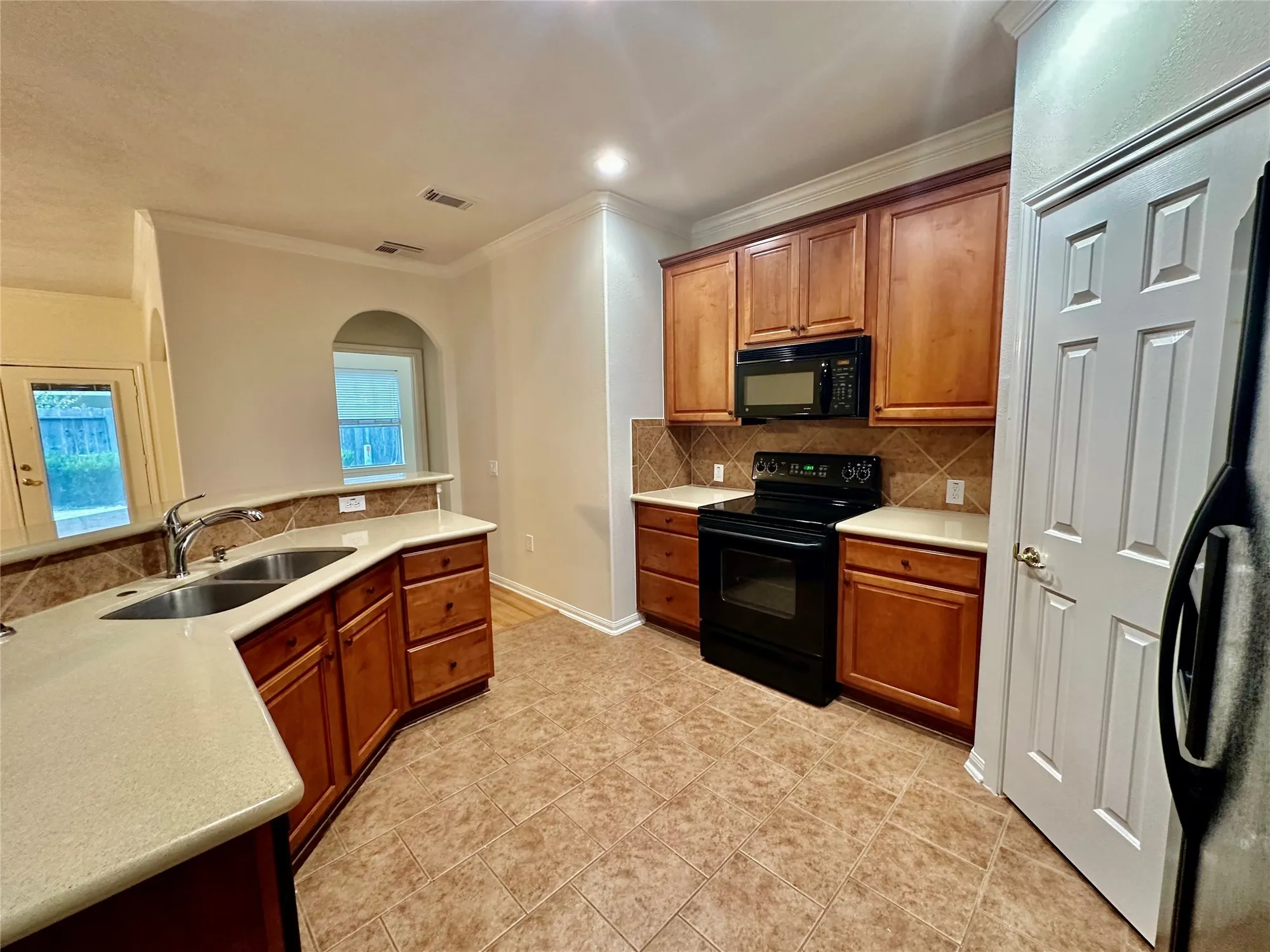 Property Slideshow image 10 of 31 | 1306 modena dr, Pearland, TX, 77581