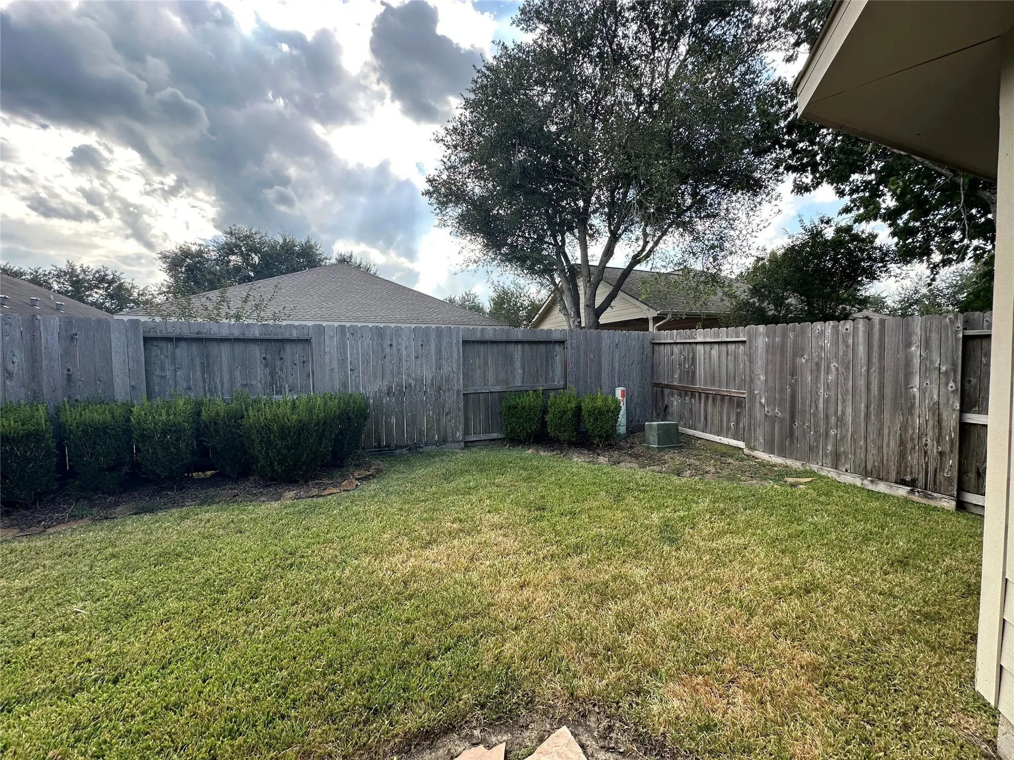 Property Slideshow image 26 of 31 | 1306 modena dr, Pearland, TX, 77581