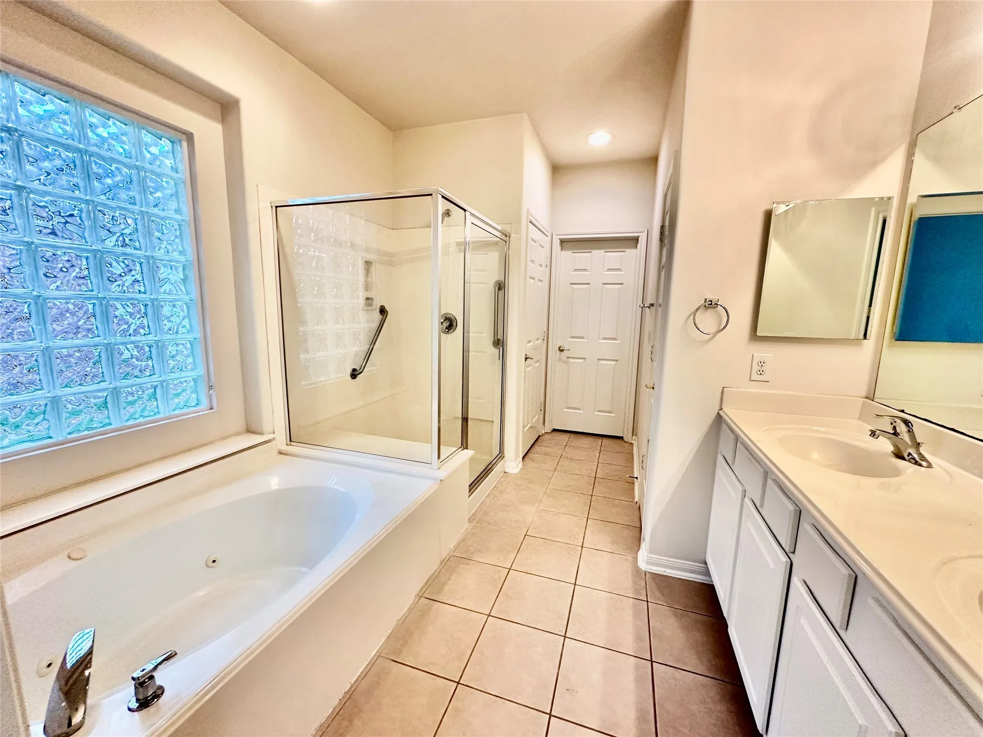 Property Slideshow image 22 of 31 | 1306 modena dr, Pearland, TX, 77581