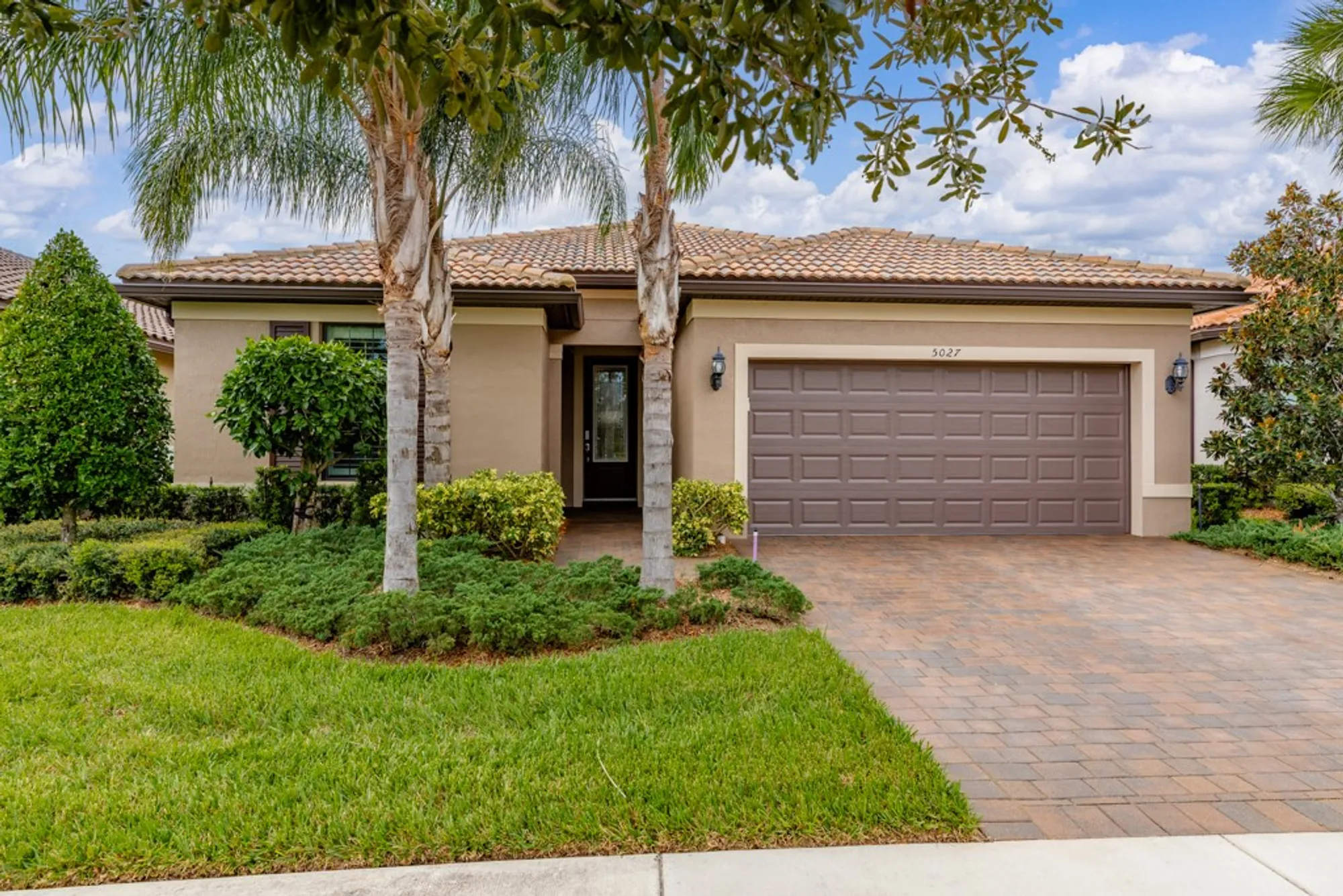 Property Slideshow image 1 of 36 | 5027 monroe cir, Vero Beach, FL, 32967
