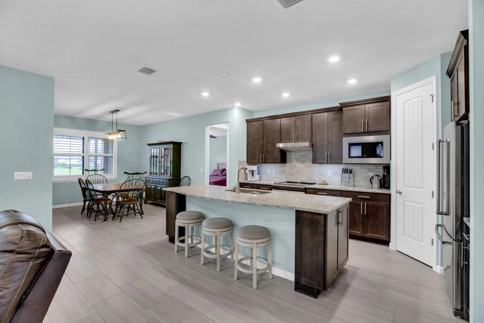 Property Slideshow image 9 of 36 | 5027 monroe cir, Vero Beach, FL, 32967