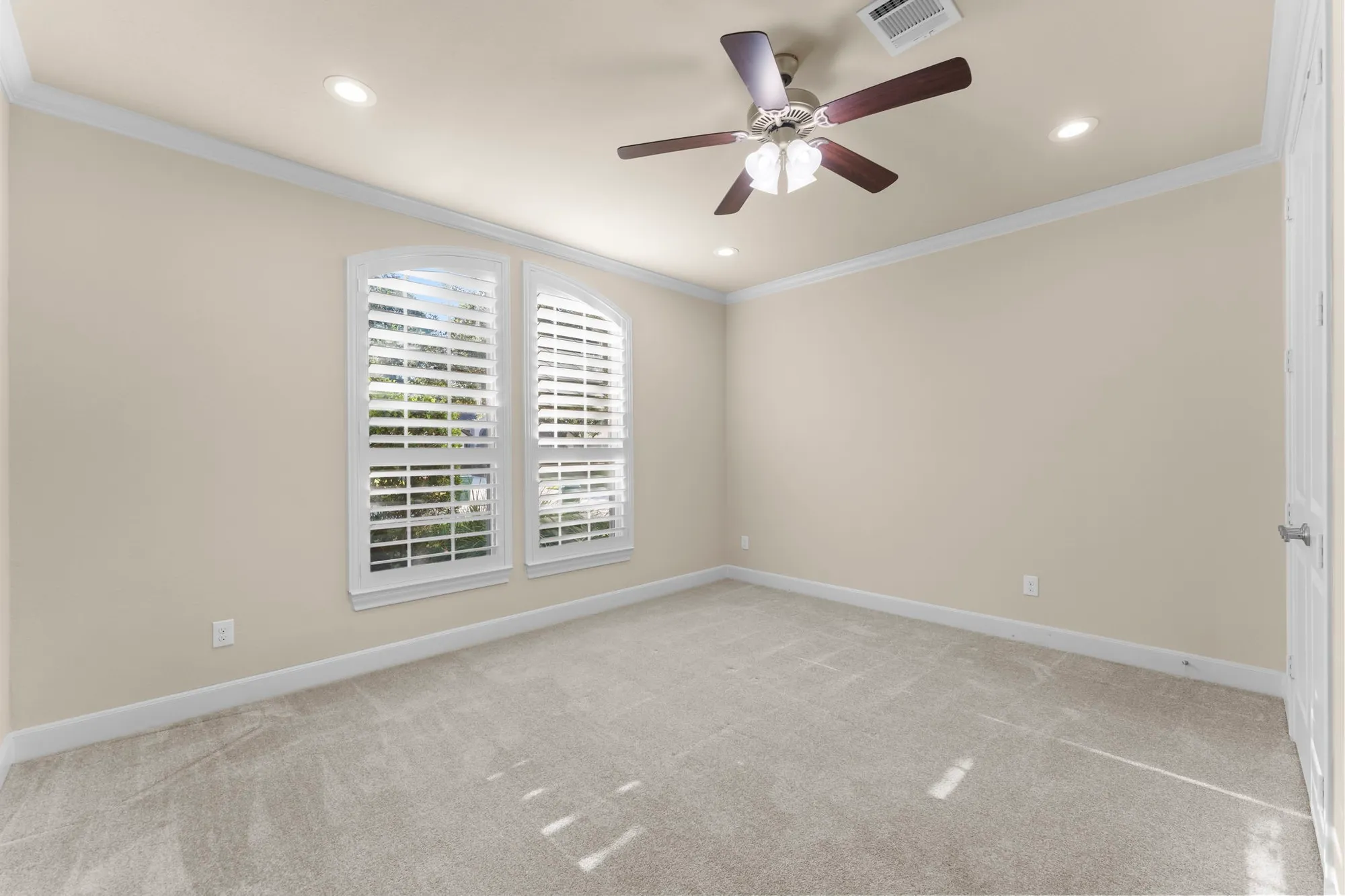 Property Slideshow image 16 of 38 | 8 s elderberry trl, Montgomery, TX, 77316