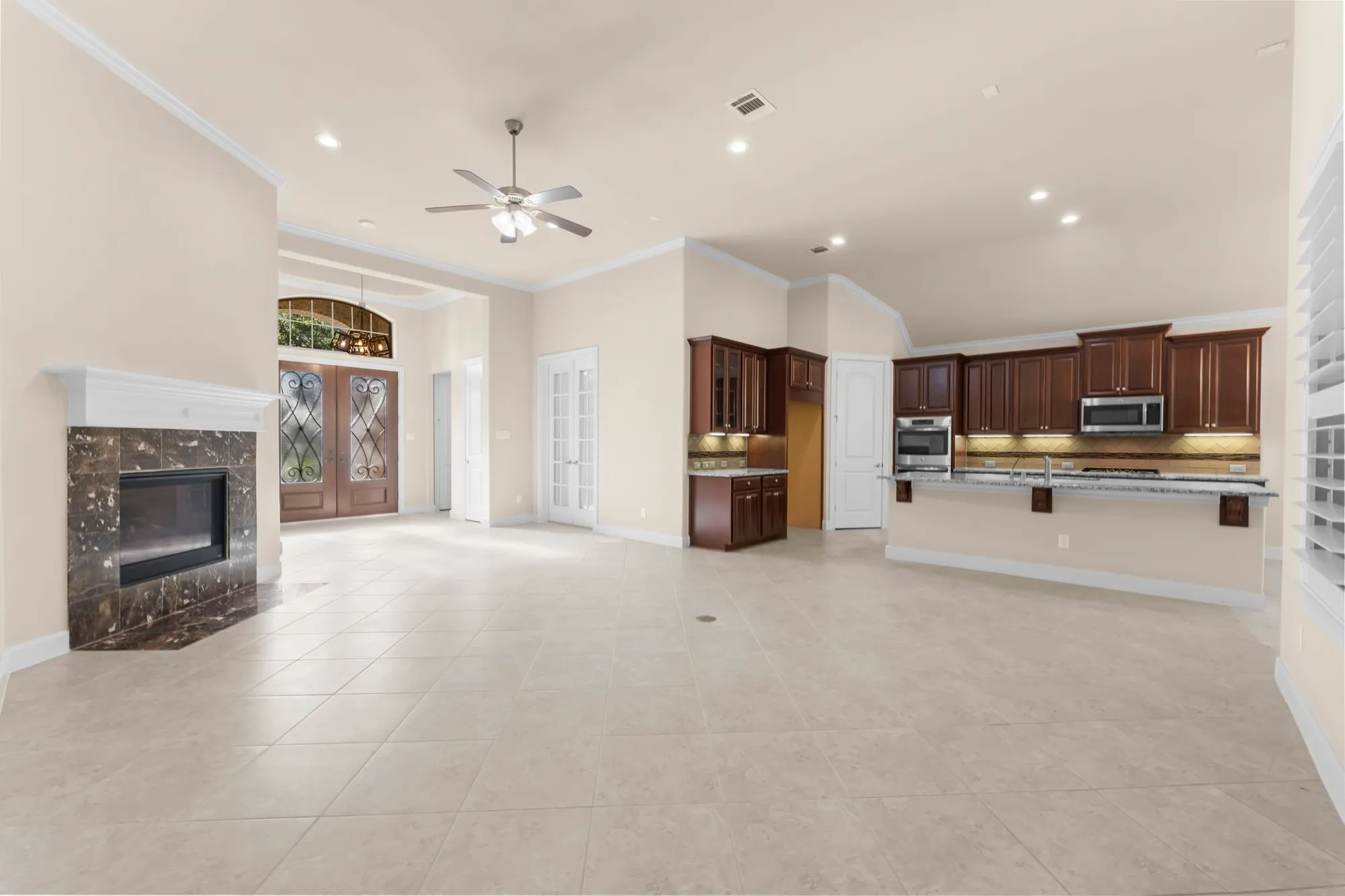 Property Slideshow image 11 of 38 | 8 s elderberry trl, Montgomery, TX, 77316