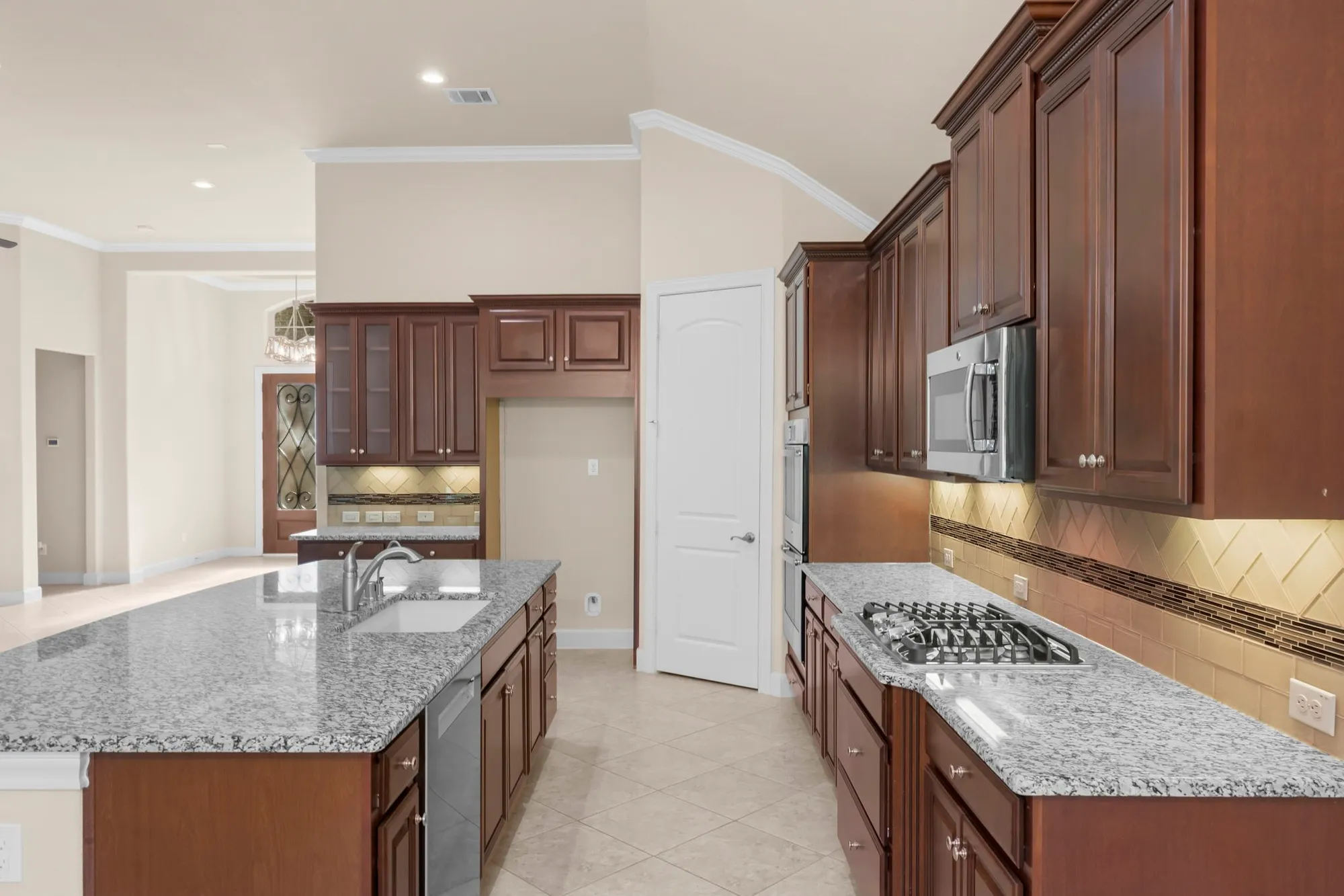 Property Slideshow image 13 of 38 | 8 s elderberry trl, Montgomery, TX, 77316