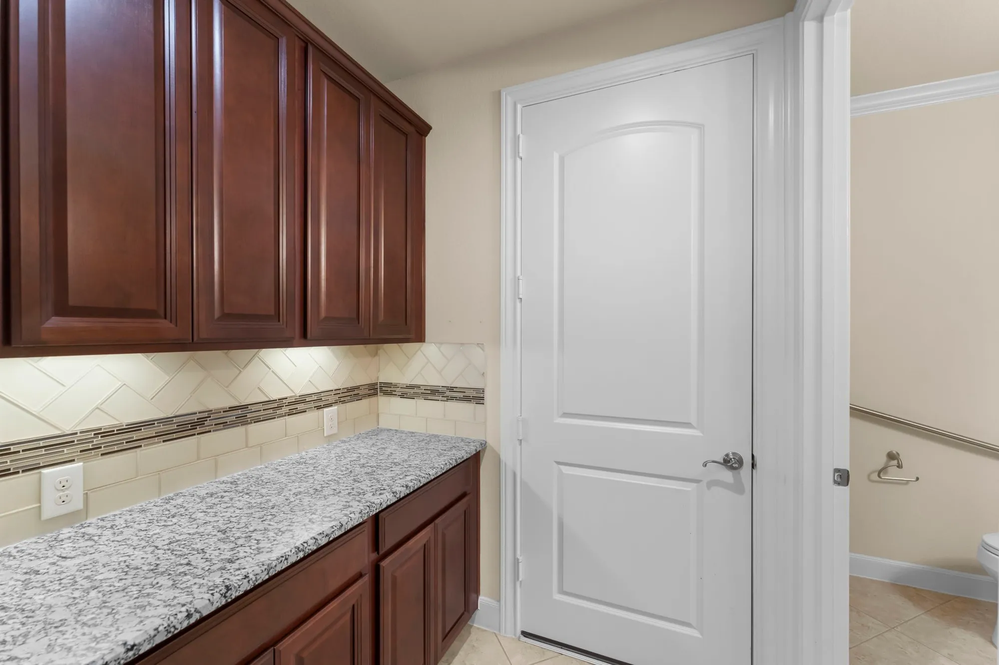Property Slideshow image 26 of 38 | 8 s elderberry trl, Montgomery, TX, 77316
