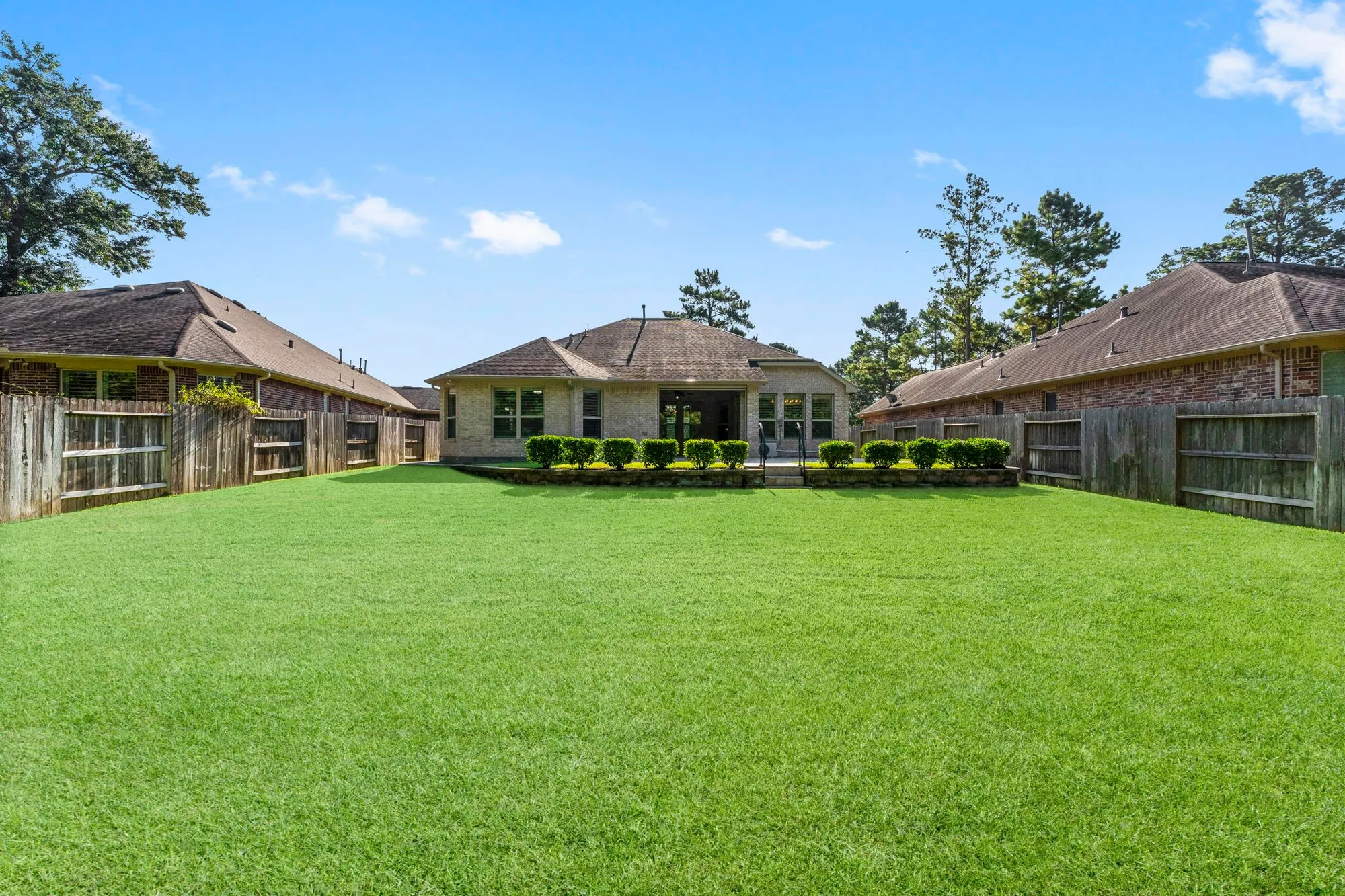 Property Slideshow image 34 of 38 | 8 s elderberry trl, Montgomery, TX, 77316