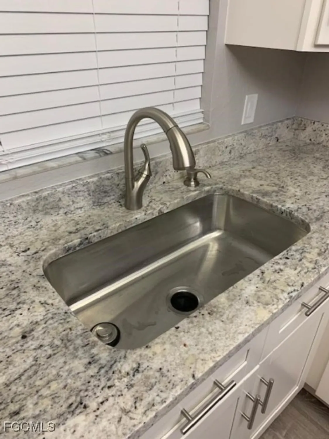 Property Slideshow image 4 of 19 | 13240 white marsh ln 9, Fort Myers, FL, 33912