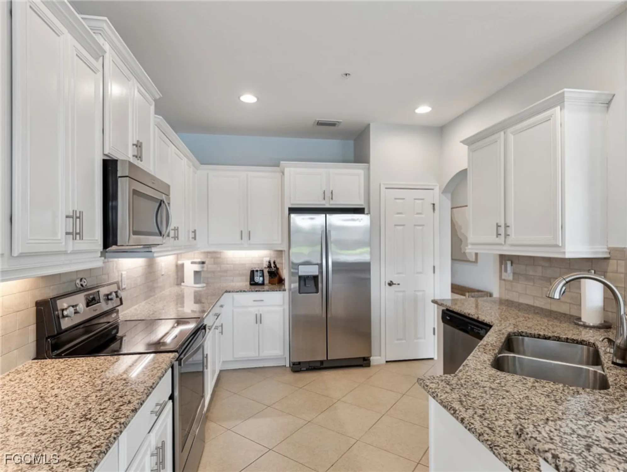 Property Slideshow image 20 of 44 | 10260 glastonbury cir unit 102, Fort Myers, FL, 33913