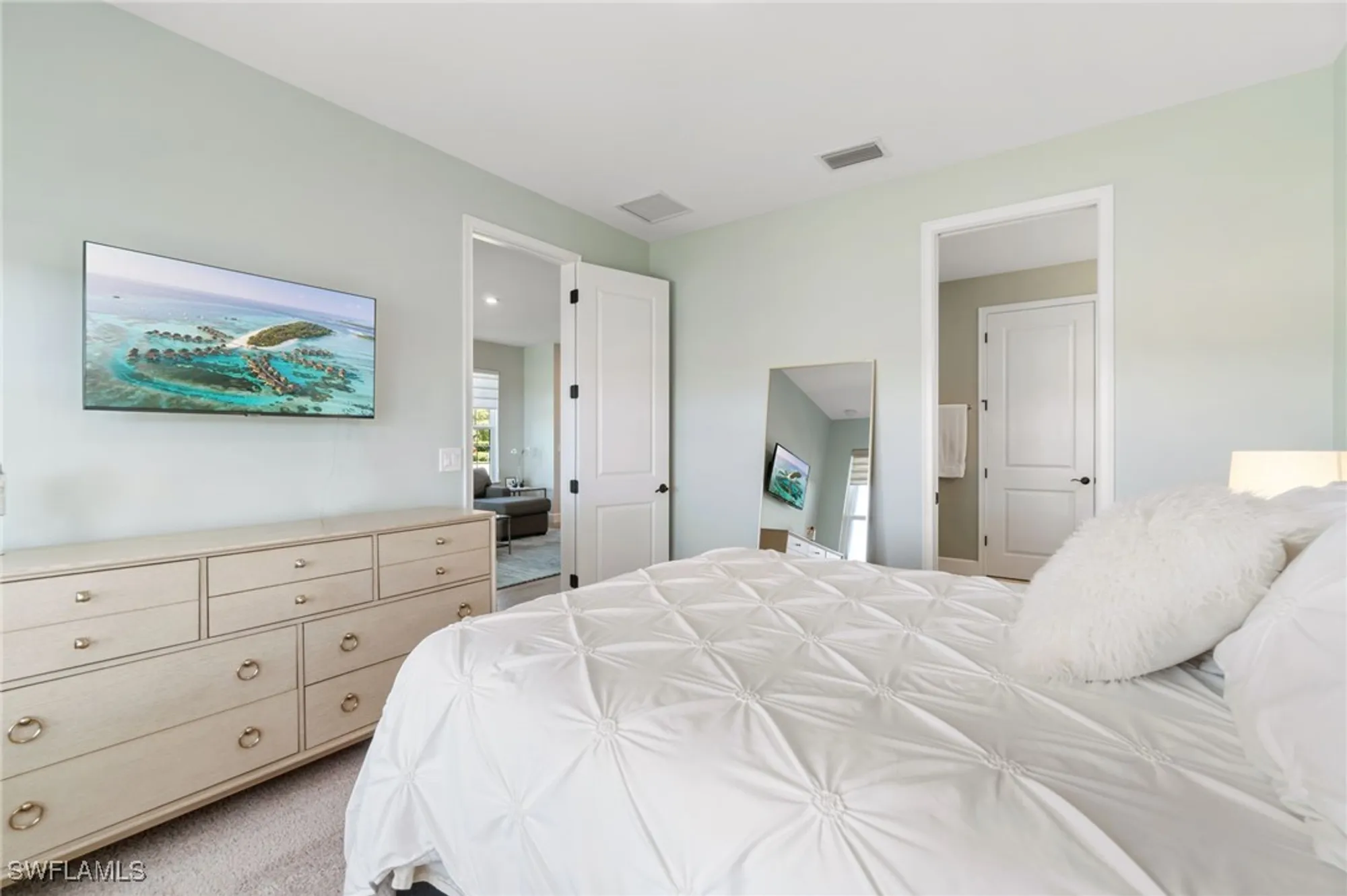 Property Slideshow image 14 of 40 | 8021 calle canovas ct, Naples, FL, 34114