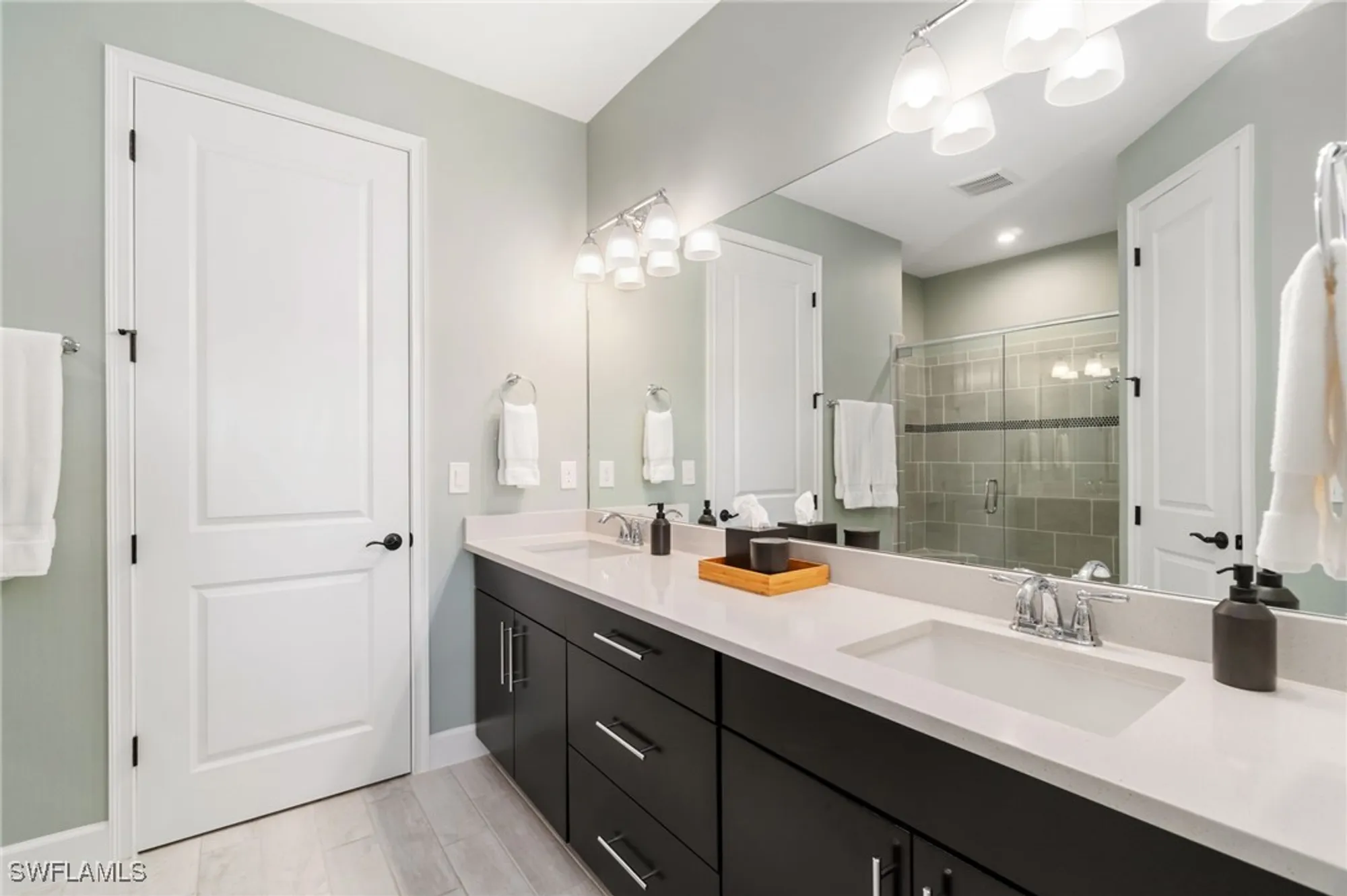 Property Slideshow image 15 of 40 | 8021 calle canovas ct, Naples, FL, 34114
