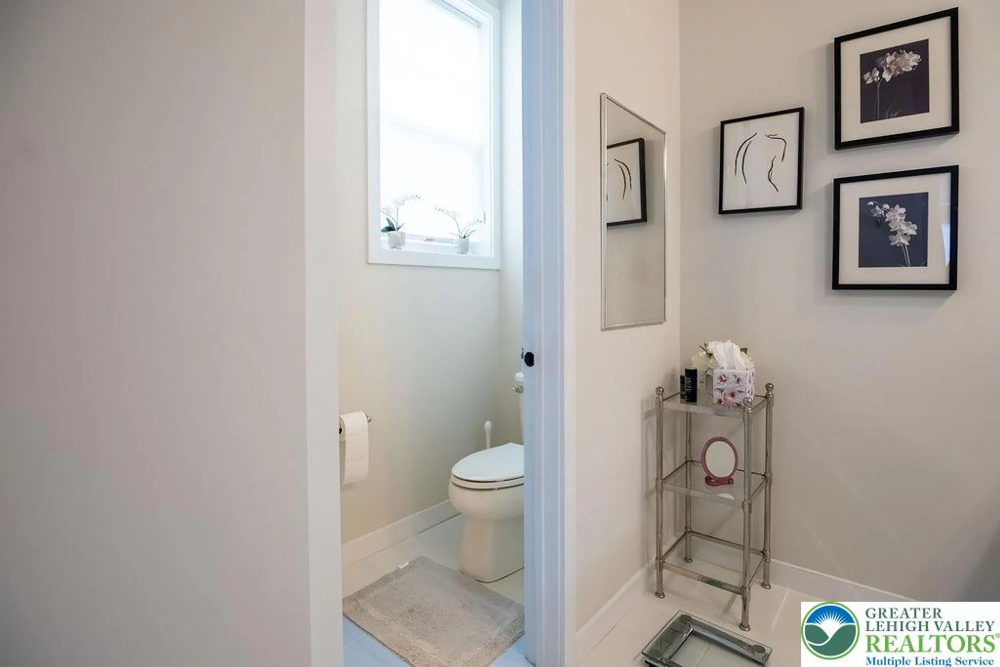 Property Slideshow image 17 of 45 | 6822 sycamore dr, Bath, PA, 18014