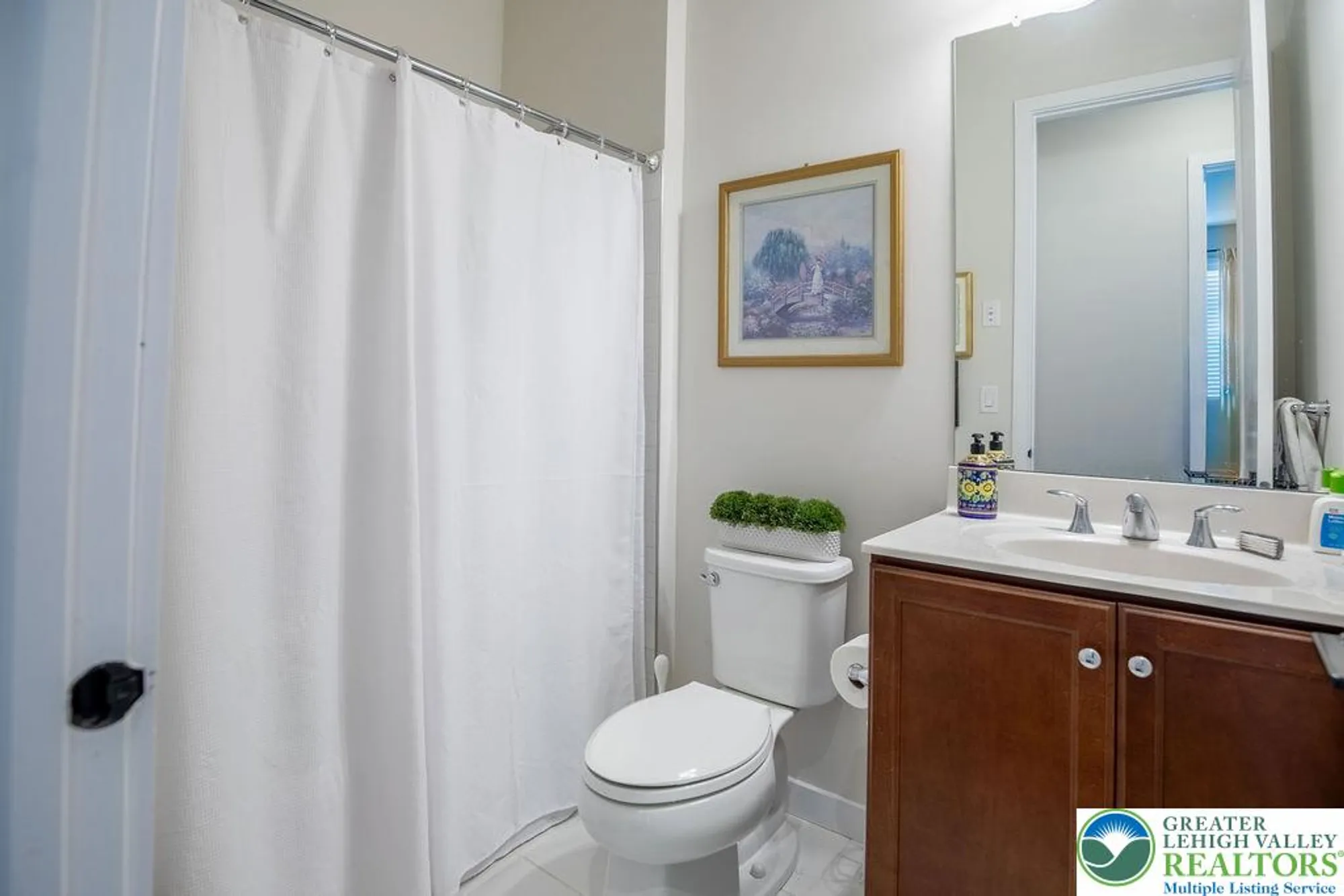 Property Slideshow image 22 of 45 | 6822 sycamore dr, Bath, PA, 18014