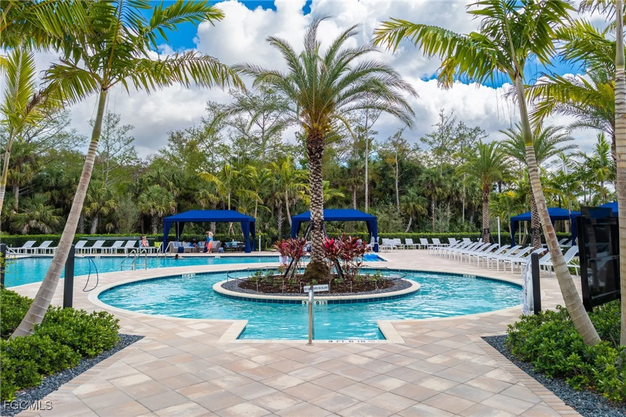 Property Slideshow image 30 of 34 | 12341 dahlia ct, Naples, FL, 34120