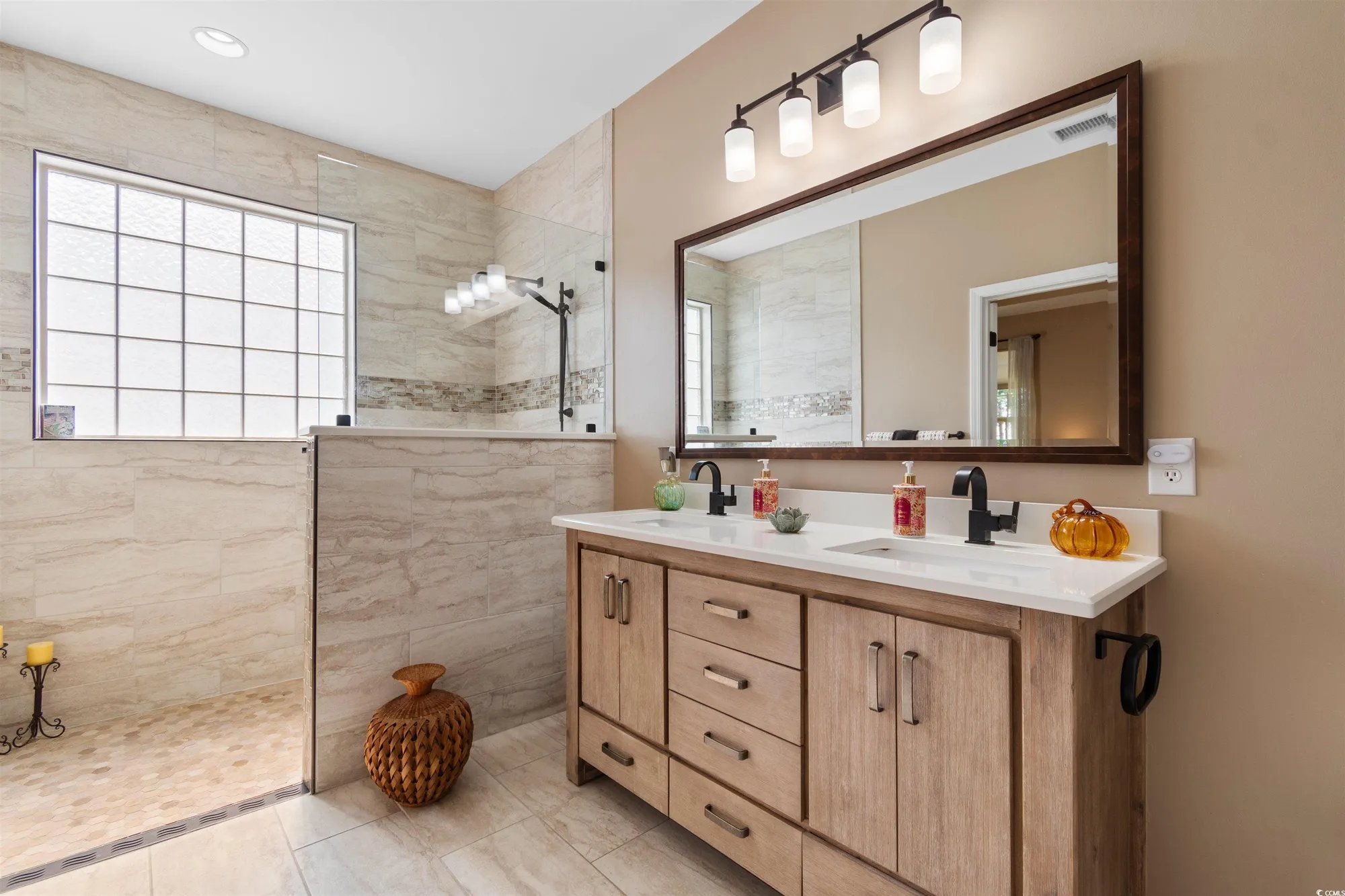 Property Slideshow image 16 of 39 | 5117 casentino ct, Myrtle Beach, SC, 29579