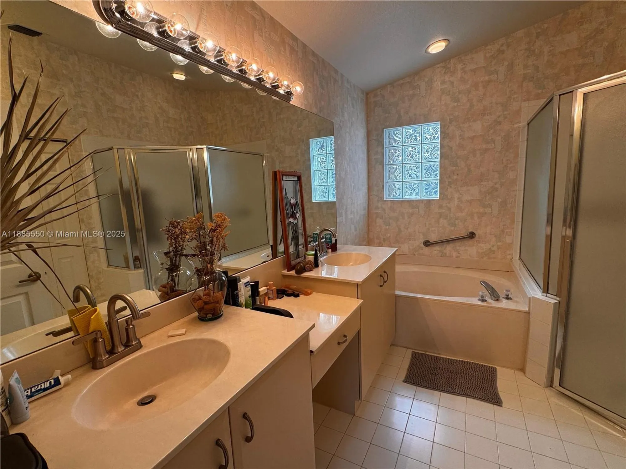 Property Slideshow image 16 of 37 | 7131 whitfield ave, Boynton Beach, FL, 33437