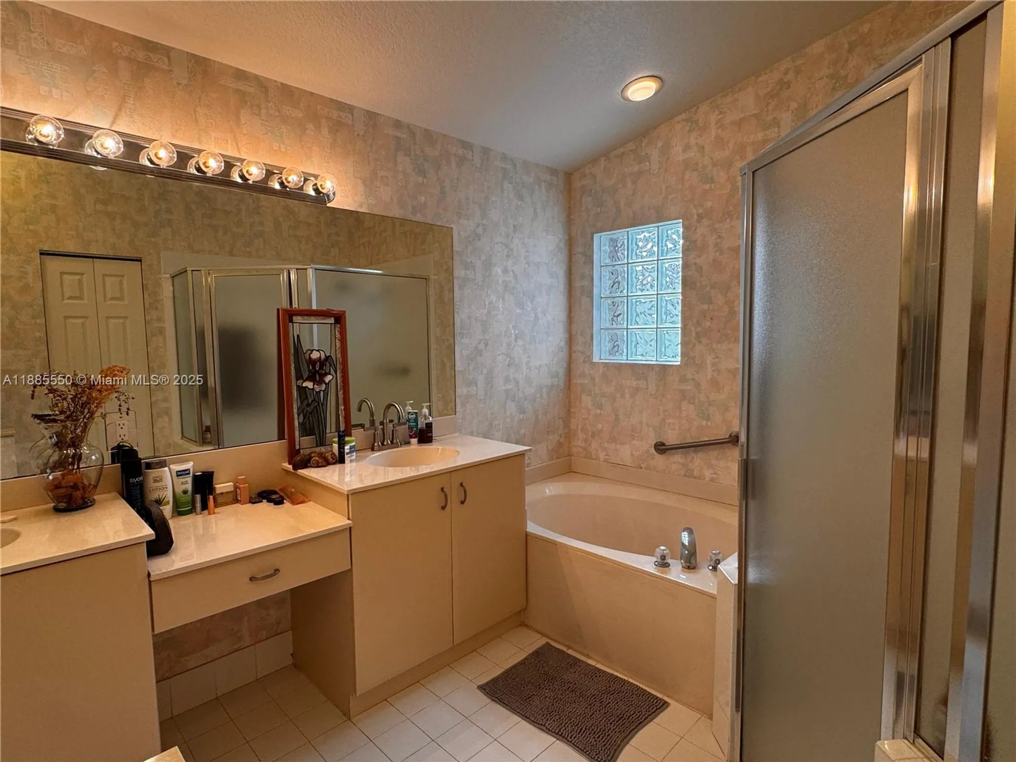 Property Slideshow image 17 of 37 | 7131 whitfield ave, Boynton Beach, FL, 33437
