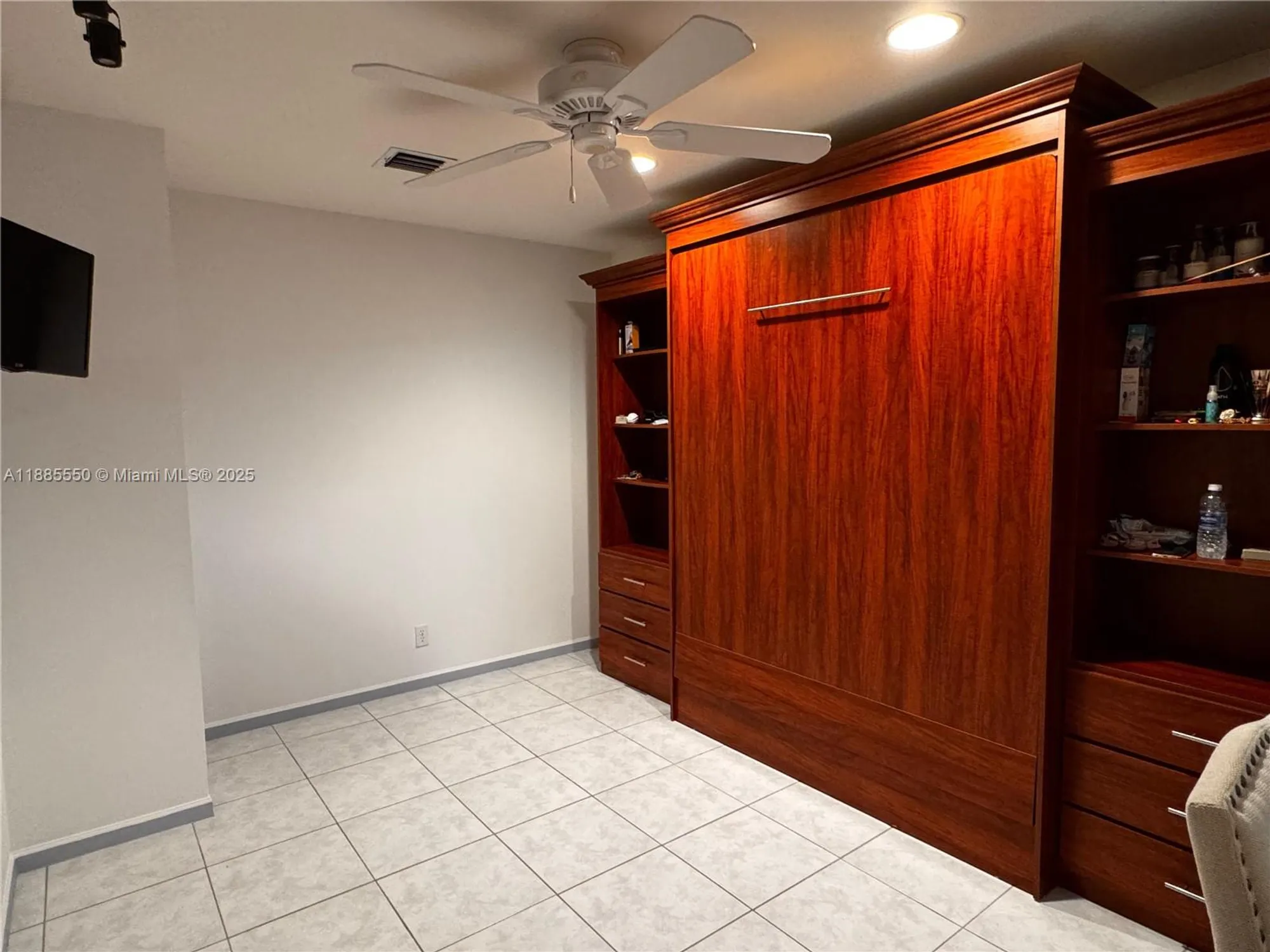 Property Slideshow image 25 of 37 | 7131 whitfield ave, Boynton Beach, FL, 33437
