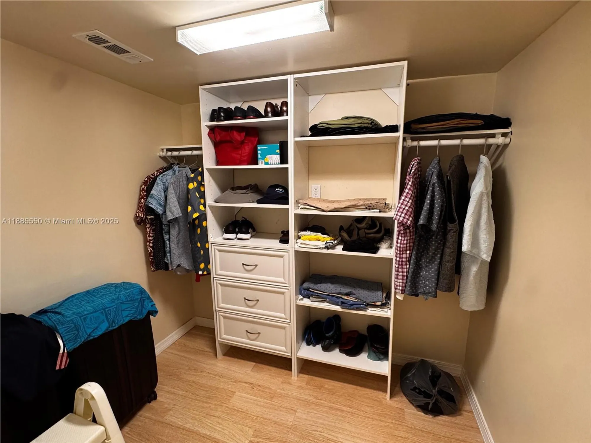 Property Slideshow image 21 of 37 | 7131 whitfield ave, Boynton Beach, FL, 33437