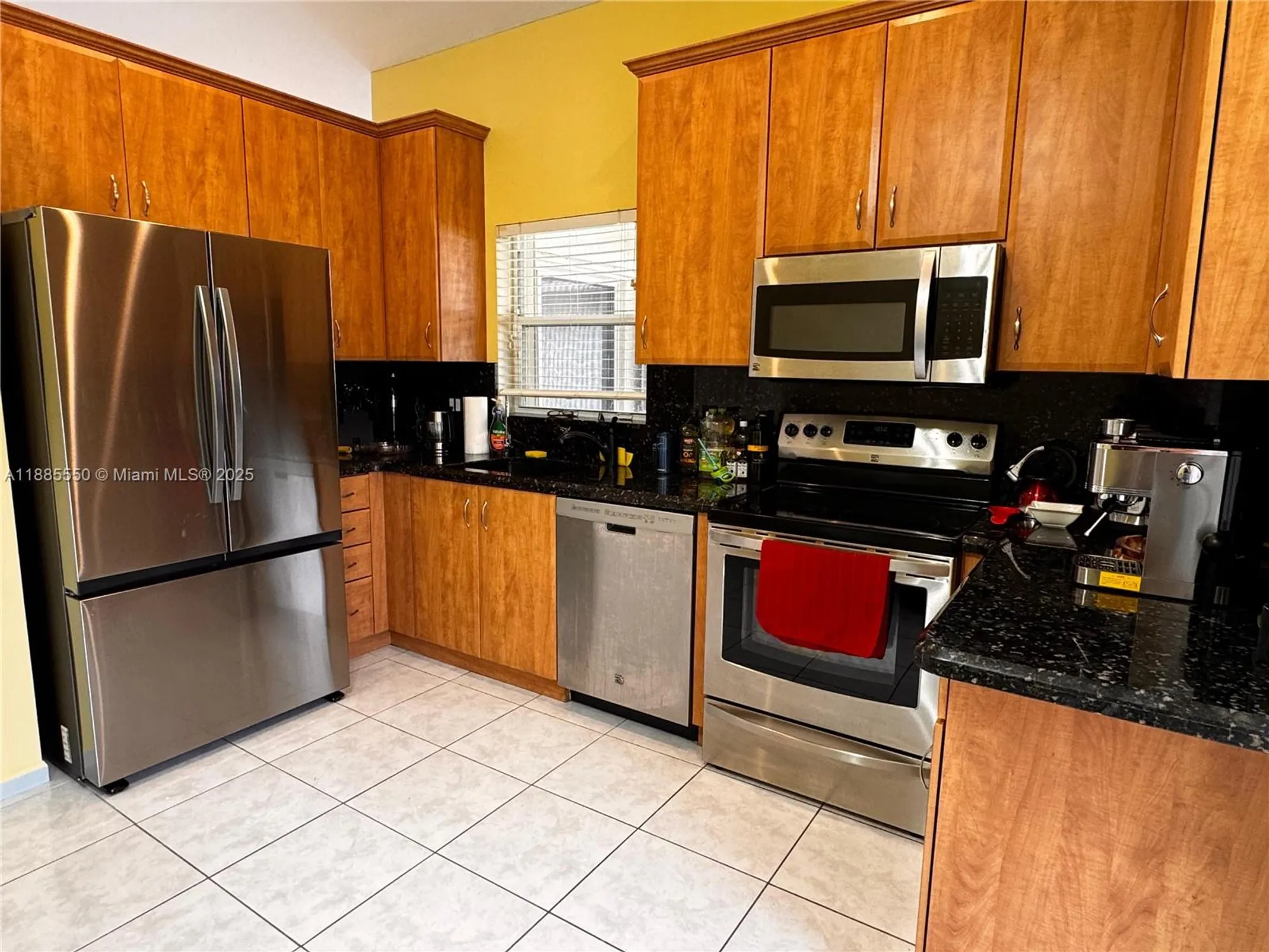 Property Slideshow image 7 of 37 | 7131 whitfield ave, Boynton Beach, FL, 33437