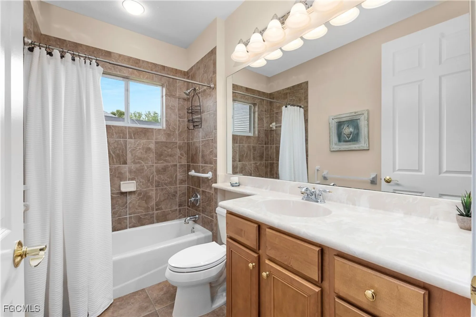 Property Slideshow image 21 of 38 | 13431 sabal pointe dr, Fort Myers, FL, 33905
