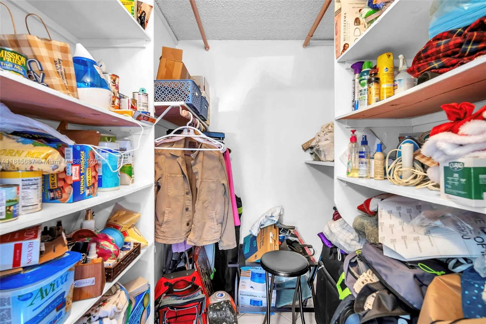 Property Slideshow image 12 of 31 | 150 s hollybrook ter 101, Pembroke Pines, FL, 33025