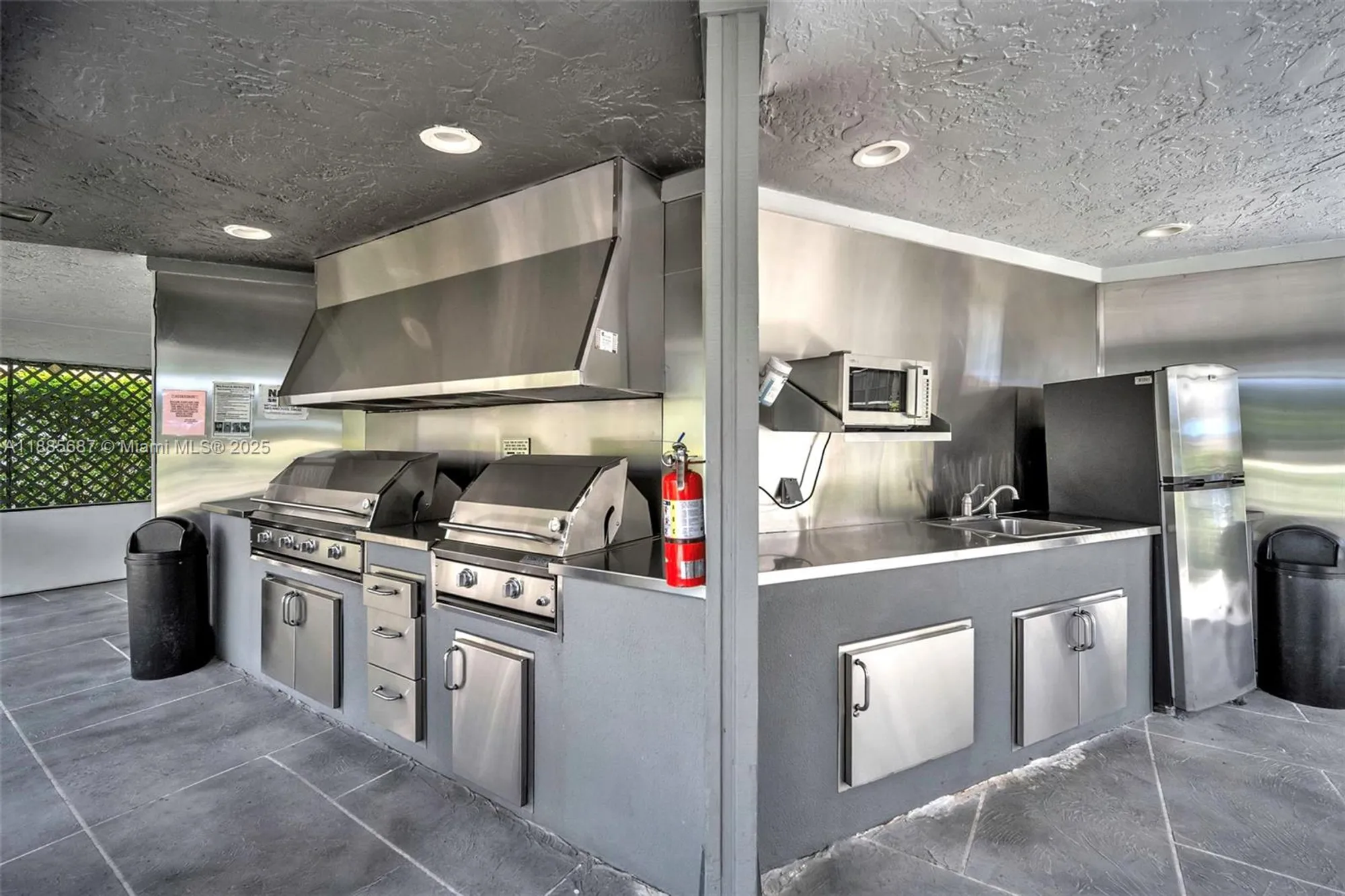 Property Slideshow image 27 of 31 | 150 s hollybrook ter 101, Pembroke Pines, FL, 33025