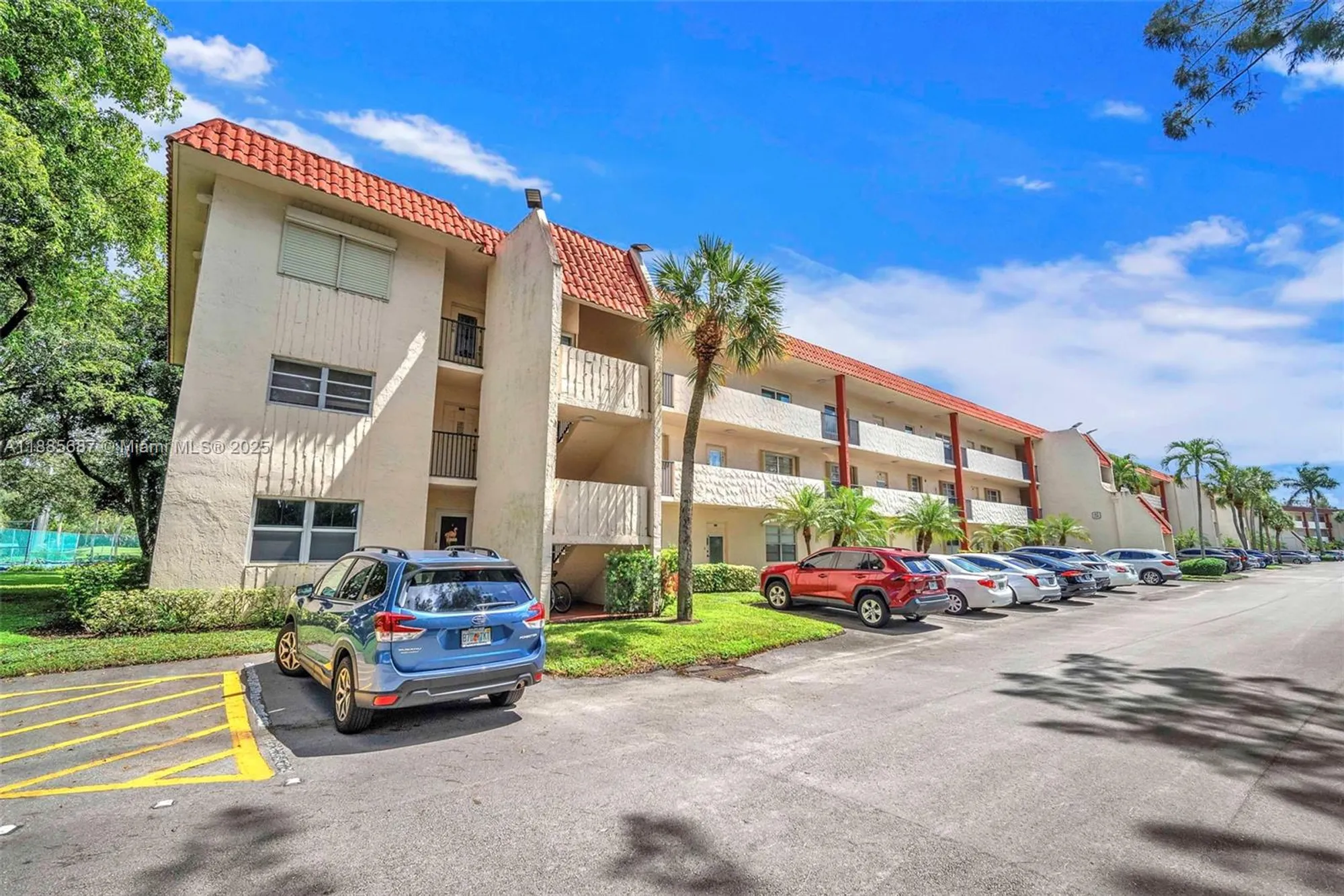 Property Slideshow image 20 of 31 | 150 s hollybrook ter 101, Pembroke Pines, FL, 33025