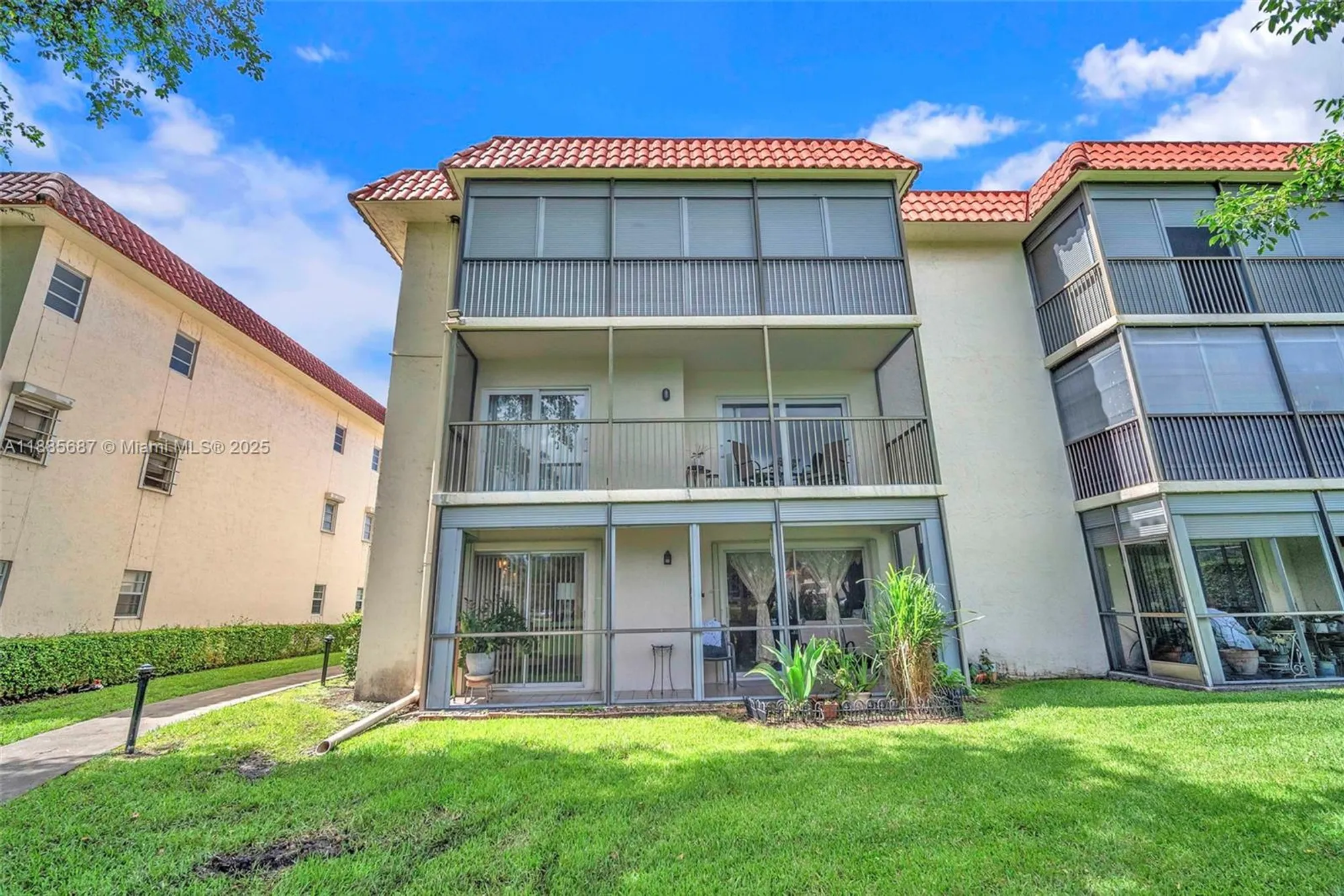Property Slideshow image 23 of 31 | 150 s hollybrook ter 101, Pembroke Pines, FL, 33025