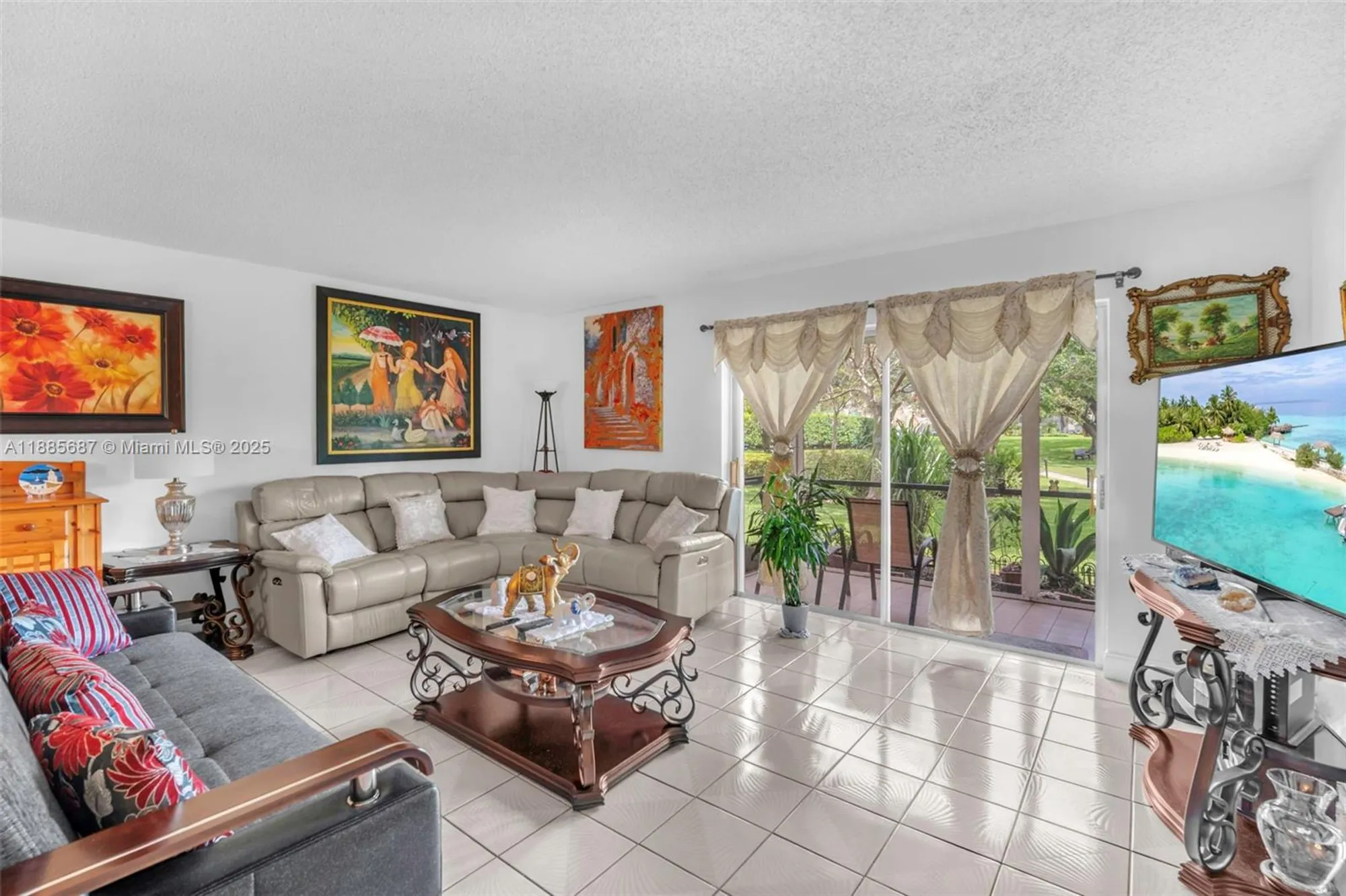 Property Slideshow image 3 of 31 | 150 s hollybrook ter 101, Pembroke Pines, FL, 33025