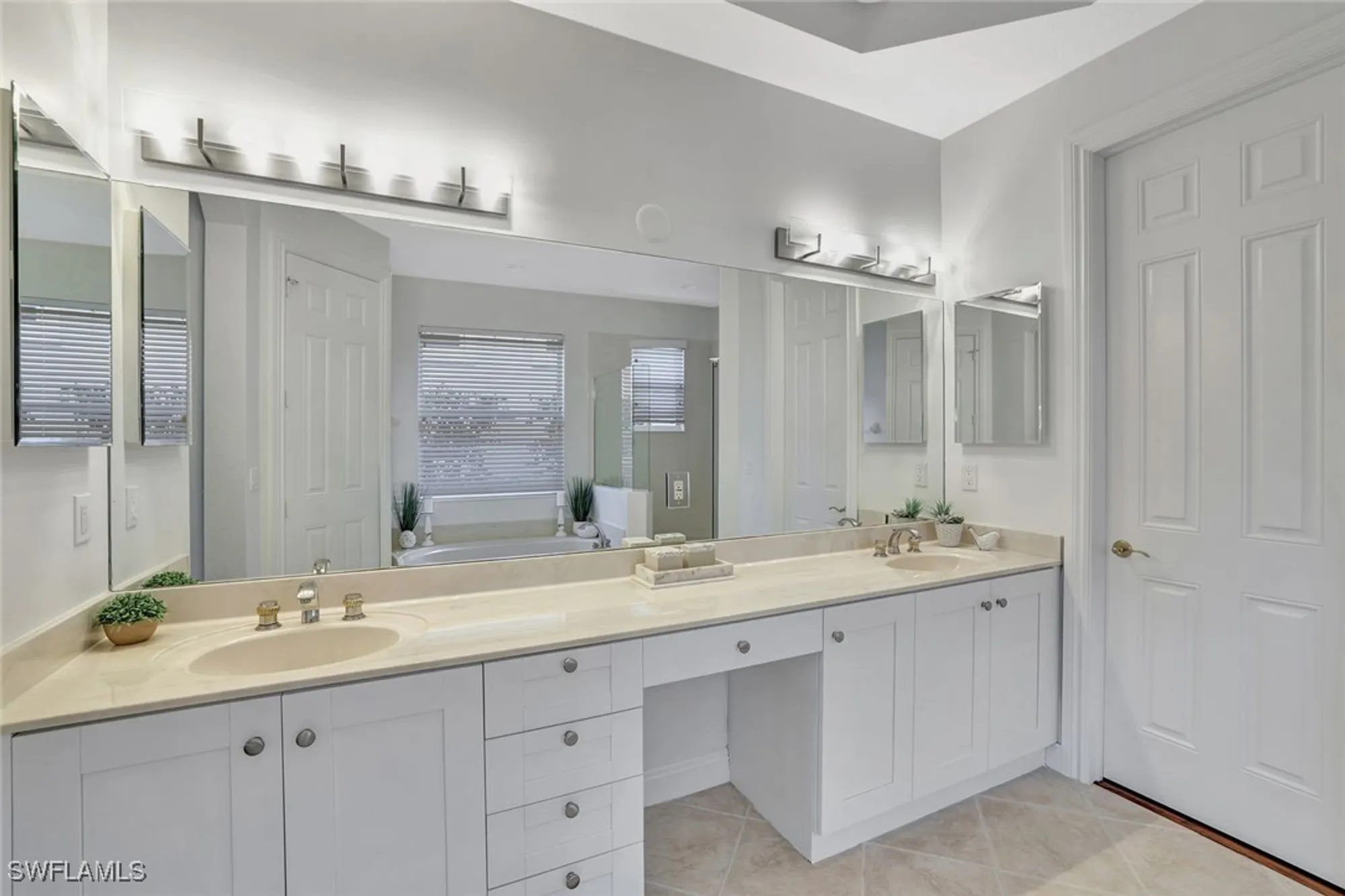 Property Slideshow image 16 of 41 | 8988 cherry oaks trl, Naples, FL, 34114