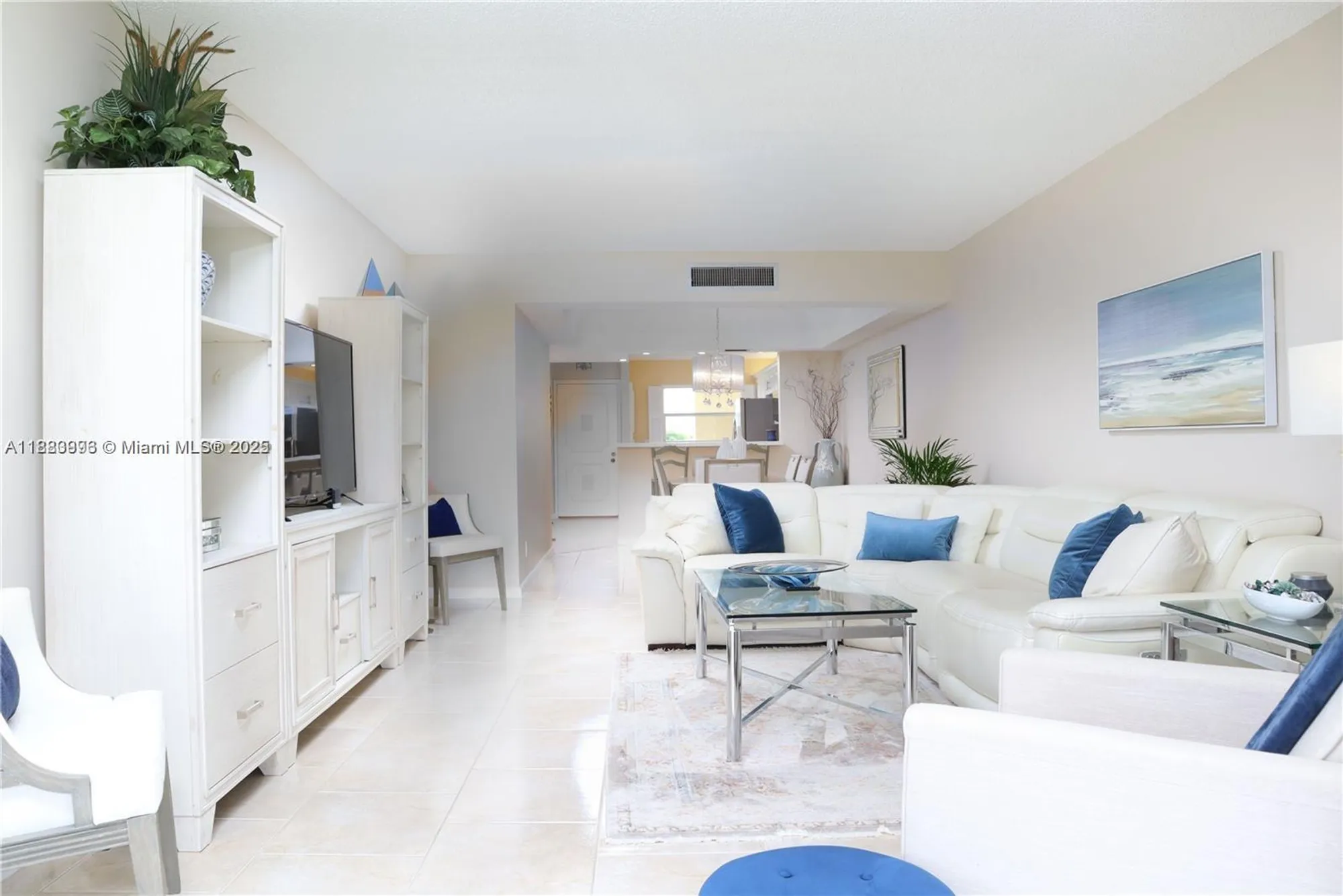 Property Slideshow image 11 of 35 | 23099 barwood ln 304, Boca Raton, FL, 33428