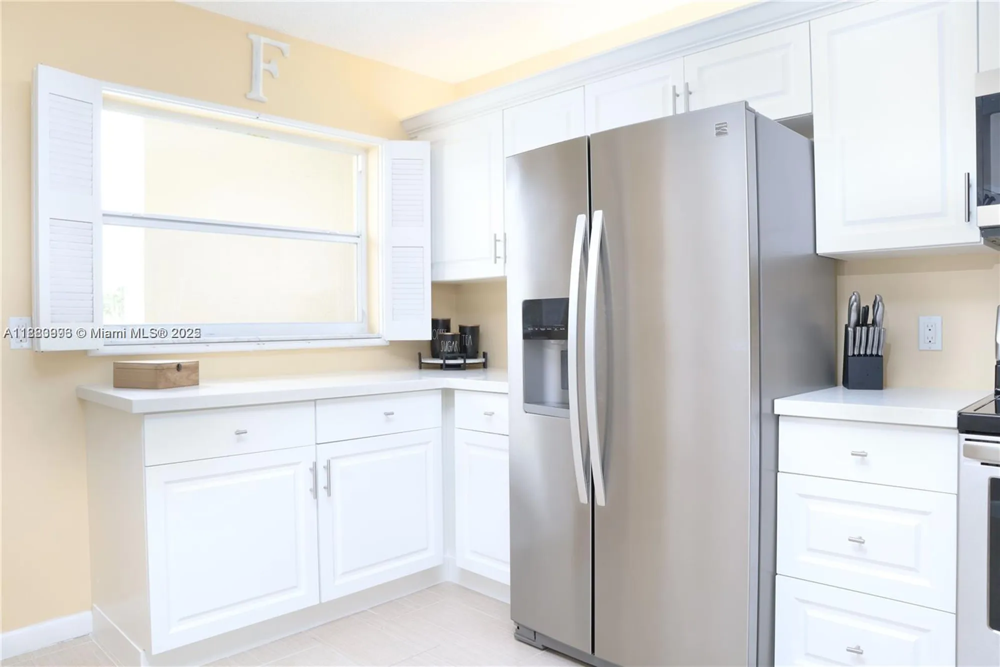 Property Slideshow image 5 of 35 | 23099 barwood ln 304, Boca Raton, FL, 33428