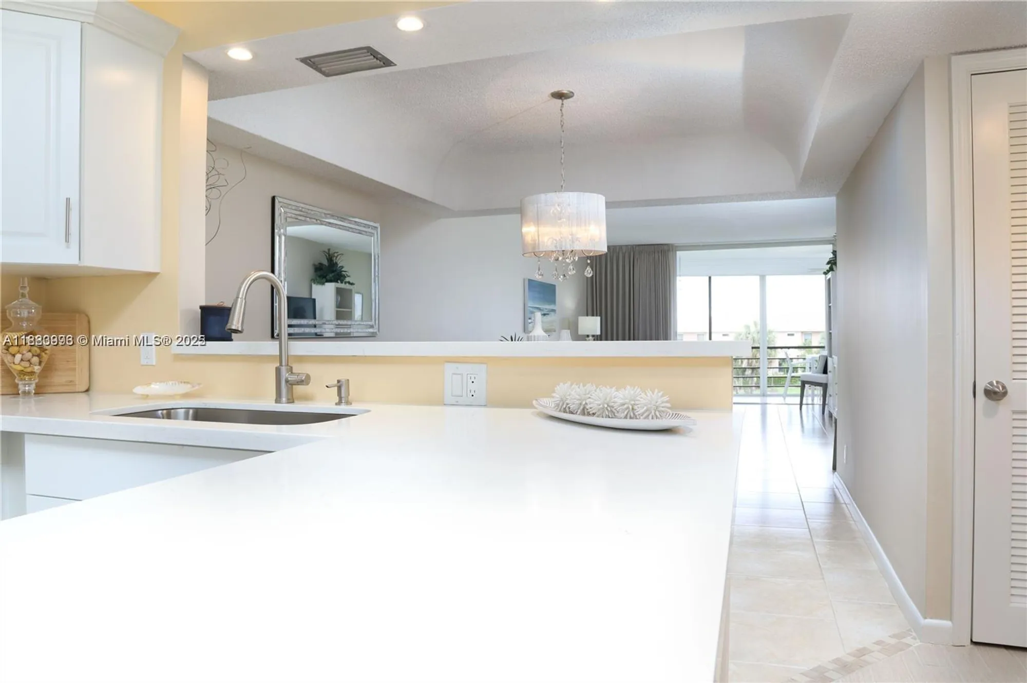 Property Slideshow image 6 of 35 | 23099 barwood ln 304, Boca Raton, FL, 33428