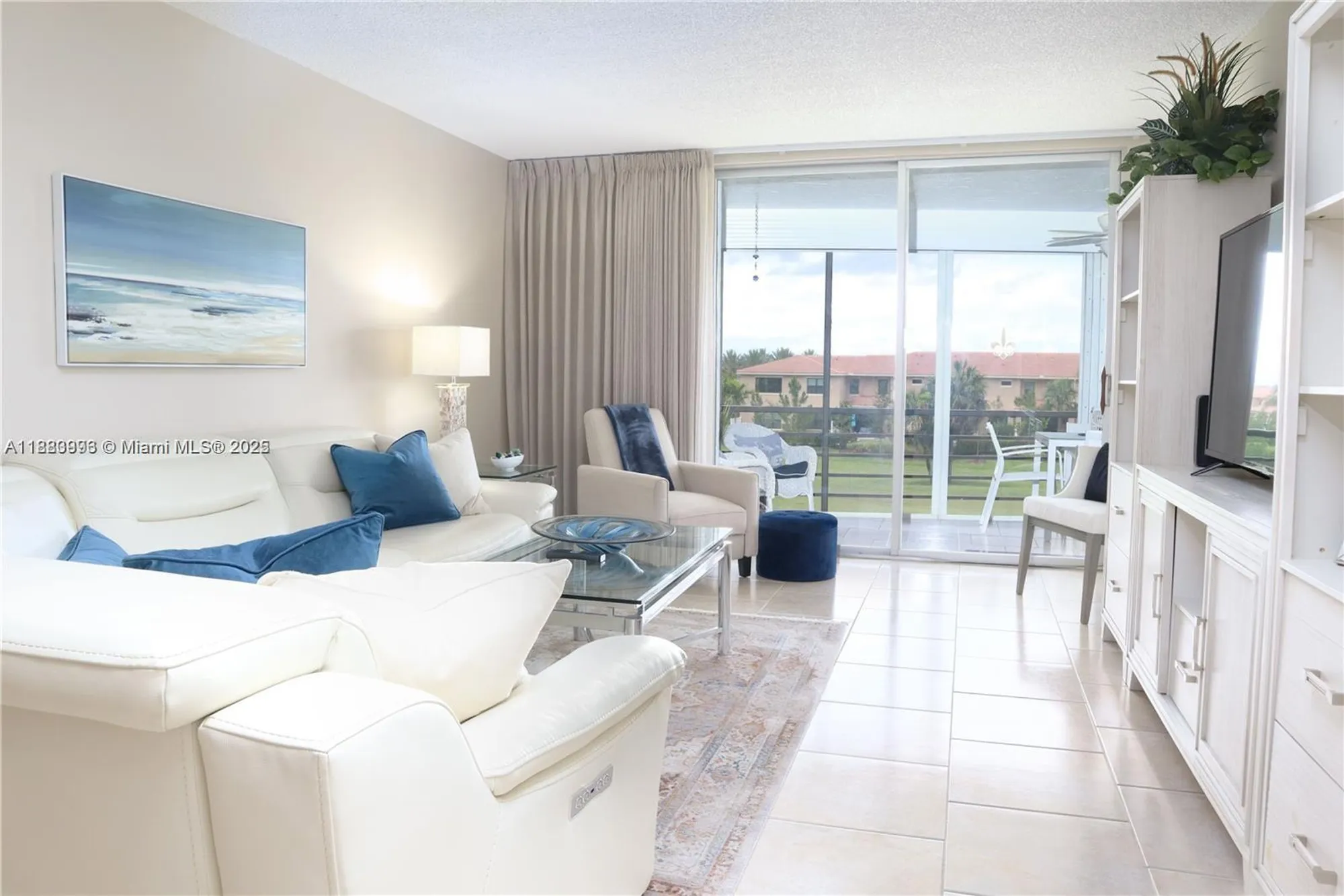 Property Slideshow image 7 of 35 | 23099 barwood ln 304, Boca Raton, FL, 33428
